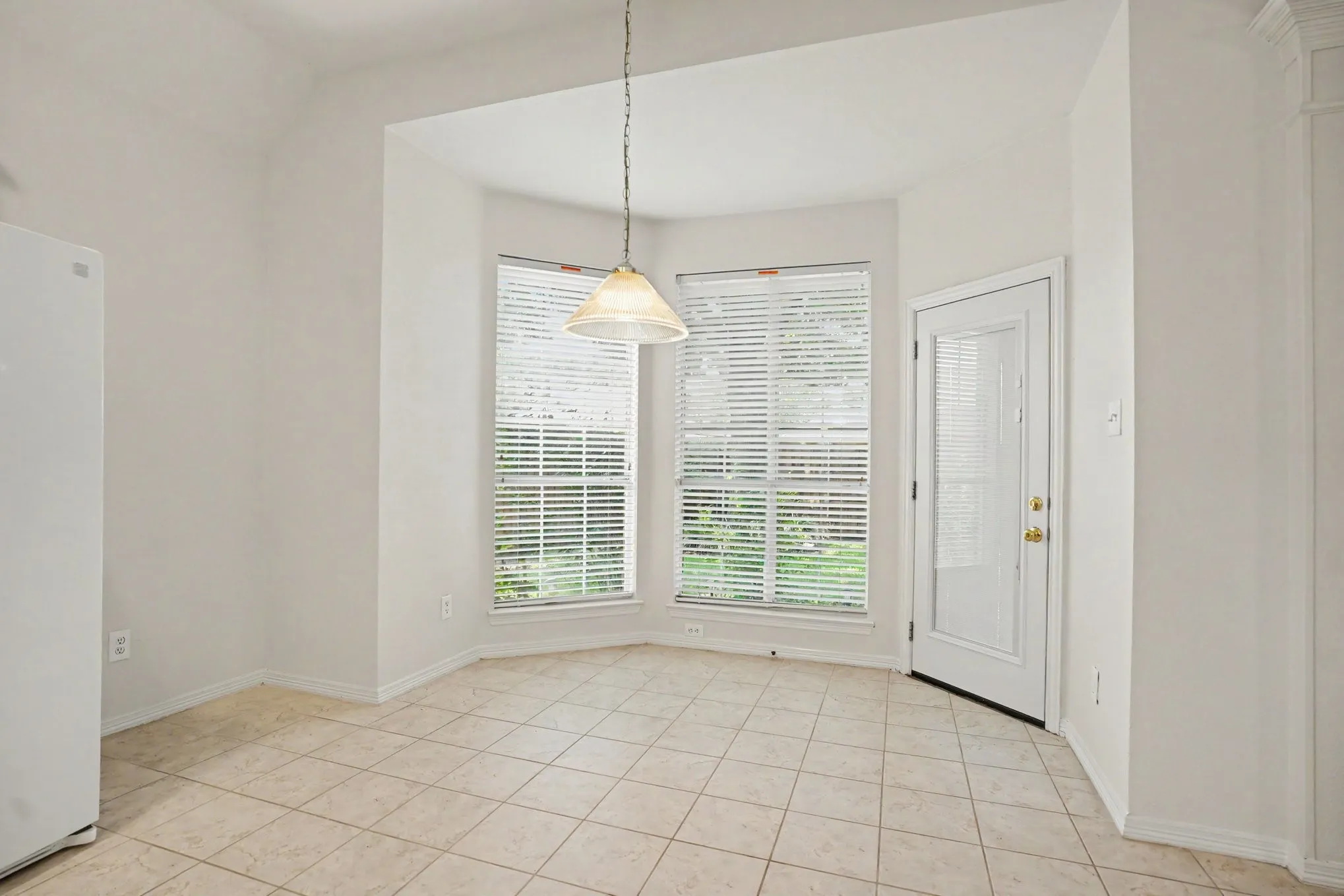 Single Family Residence For Sale in Dallas County , 2813 Persimmon Place, Rowlett, Texas 75088, 3 Bedroom, 3 Bathroom, 2 Garage spaces, 2,489 Sqft, built in 1994, mls#21324656, Real Estate Agent in Rowlett, Homes For Sale in Dallas county, Homes For Sale in Rowlett, Realtor in Rowlett Texas, Real Estate Brokerage Independent Realty Texas, Luminita Cordes Realtor