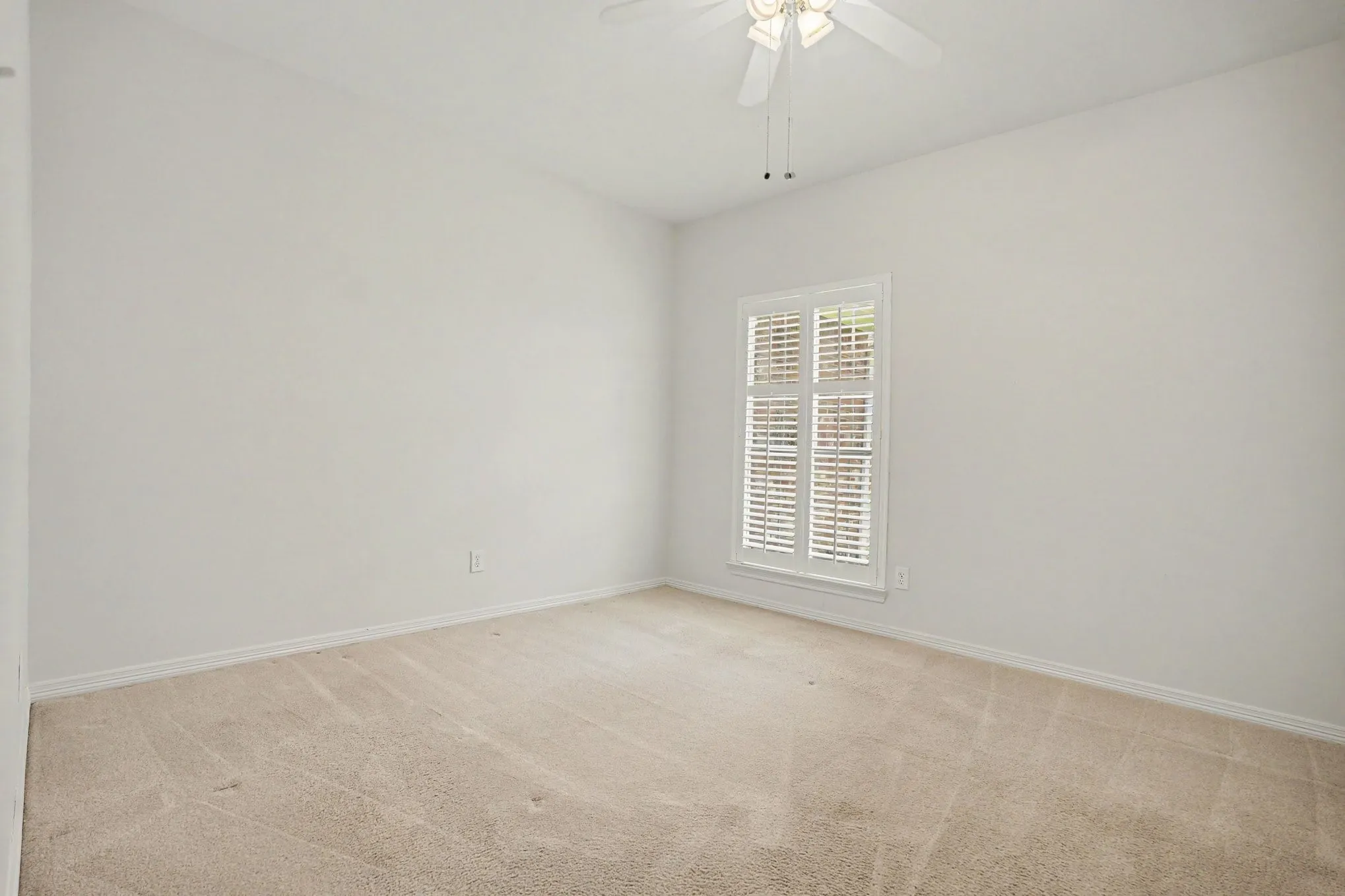 Single Family Residence For Sale in Dallas County , 2813 Persimmon Place, Rowlett, Texas 75088, 3 Bedroom, 3 Bathroom, 2 Garage spaces, 2,489 Sqft, built in 1994, mls#21324656, Real Estate Agent in Rowlett, Homes For Sale in Dallas county, Homes For Sale in Rowlett, Realtor in Rowlett Texas, Real Estate Brokerage Independent Realty Texas, Luminita Cordes Realtor