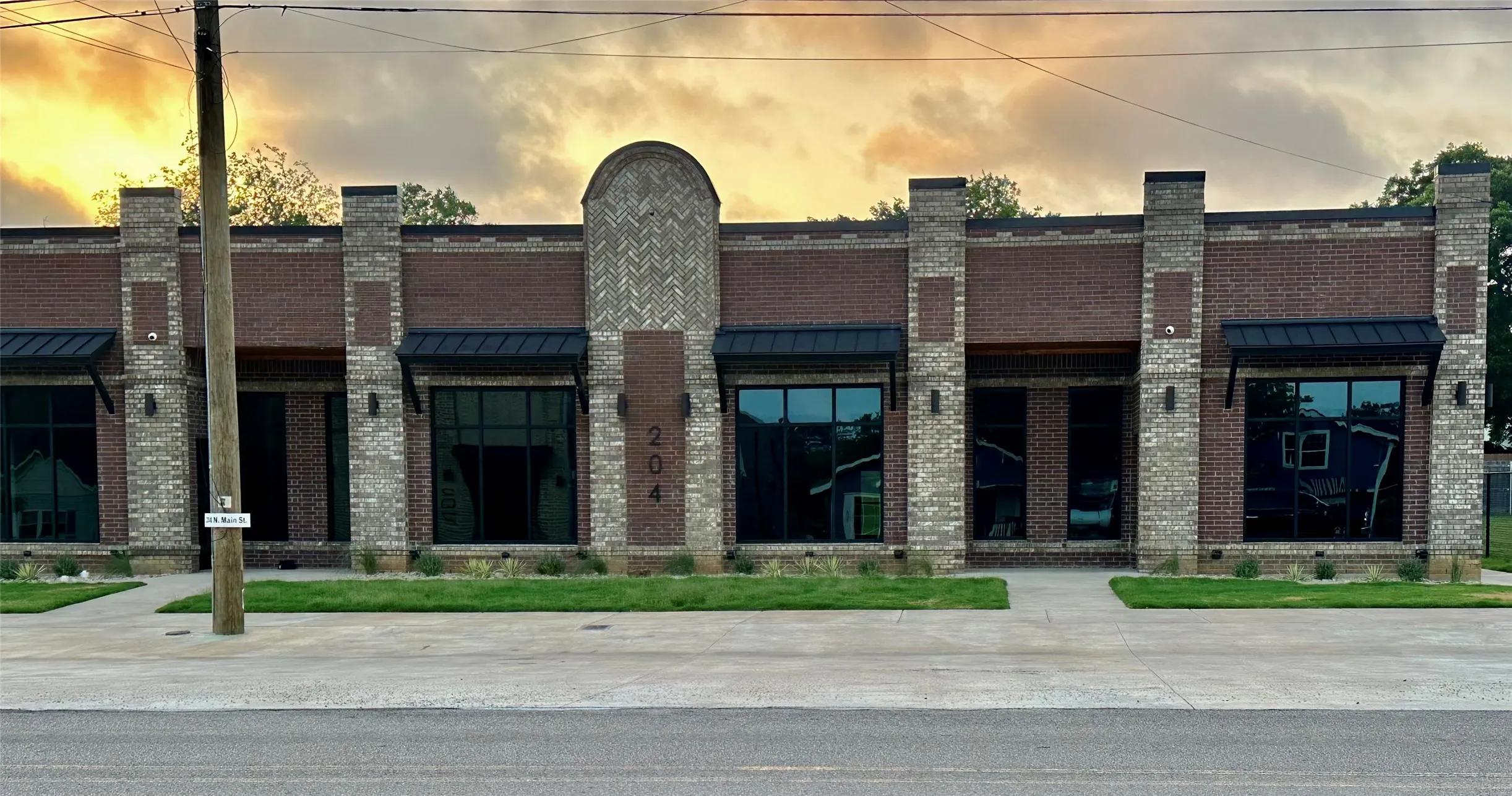 Business For Rent in Johnson County , 204 N Main Street, Joshua, Texas 76058, 0, 0, Garage spaces, 0 Sqft, built in 2026, Price $2,000, mls#21324895, Real Estate Agent in Joshua, Homes For Rent in Johnson county, Homes For Rent in Joshua, Realtor in Joshua Texas, Real Estate Brokerage Independent Realty Texas, Luminita Cordes Realtor