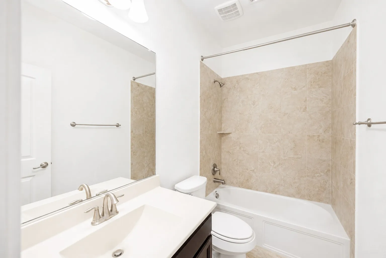 Single Family Residence For Rent in Denton County , 9113 Holliday Lane, Aubrey, Texas 76227, 4 Bedroom, 3 Bathroom, 2 Garage spaces, 2,184 Sqft, built in 2015, mls#21324023, Real Estate Agent in Aubrey, Homes For Rent in Denton county, Homes For Rent in Aubrey, Realtor in Aubrey Texas, Real Estate Brokerage Independent Realty Texas, Luminita Cordes Realtor