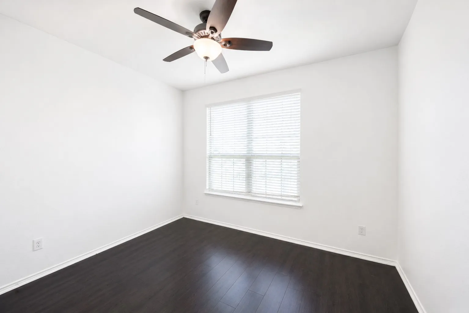 Single Family Residence For Rent in Denton County , 9113 Holliday Lane, Aubrey, Texas 76227, 4 Bedroom, 3 Bathroom, 2 Garage spaces, 2,184 Sqft, built in 2015, mls#21324023, Real Estate Agent in Aubrey, Homes For Rent in Denton county, Homes For Rent in Aubrey, Realtor in Aubrey Texas, Real Estate Brokerage Independent Realty Texas, Luminita Cordes Realtor