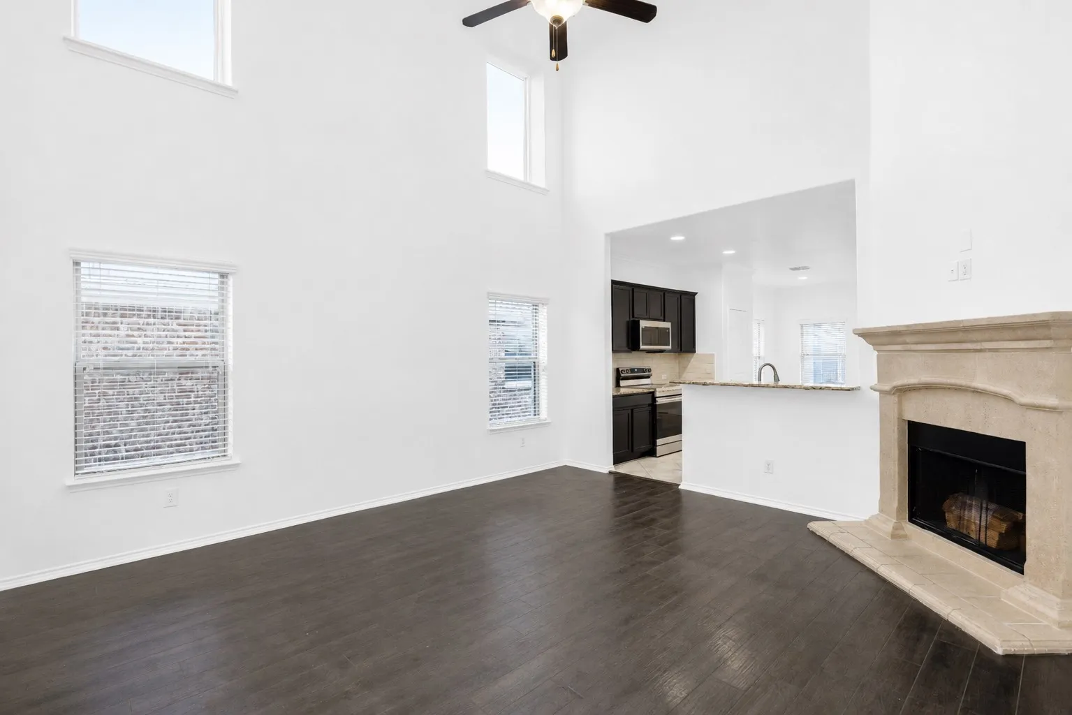 Single Family Residence For Rent in Denton County , 9113 Holliday Lane, Aubrey, Texas 76227, 4 Bedroom, 3 Bathroom, 2 Garage spaces, 2,184 Sqft, built in 2015, mls#21324023, Real Estate Agent in Aubrey, Homes For Rent in Denton county, Homes For Rent in Aubrey, Realtor in Aubrey Texas, Real Estate Brokerage Independent Realty Texas, Luminita Cordes Realtor