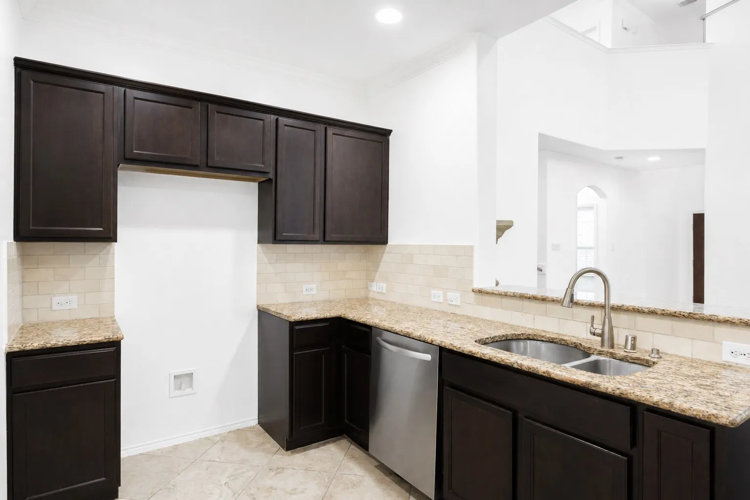 Single Family Residence For Rent in Denton County , 9113 Holliday Lane, Aubrey, Texas 76227, 4 Bedroom, 3 Bathroom, 2 Garage spaces, 2,184 Sqft, built in 2015, mls#21324023, Real Estate Agent in Aubrey, Homes For Rent in Denton county, Homes For Rent in Aubrey, Realtor in Aubrey Texas, Real Estate Brokerage Independent Realty Texas, Luminita Cordes Realtor