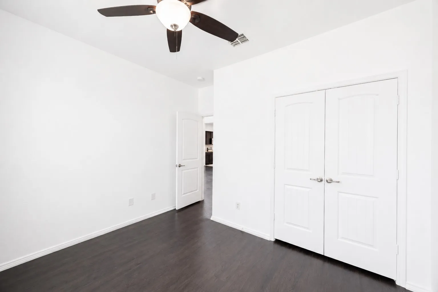 Single Family Residence For Rent in Denton County , 9113 Holliday Lane, Aubrey, Texas 76227, 4 Bedroom, 3 Bathroom, 2 Garage spaces, 2,184 Sqft, built in 2015, mls#21324023, Real Estate Agent in Aubrey, Homes For Rent in Denton county, Homes For Rent in Aubrey, Realtor in Aubrey Texas, Real Estate Brokerage Independent Realty Texas, Luminita Cordes Realtor