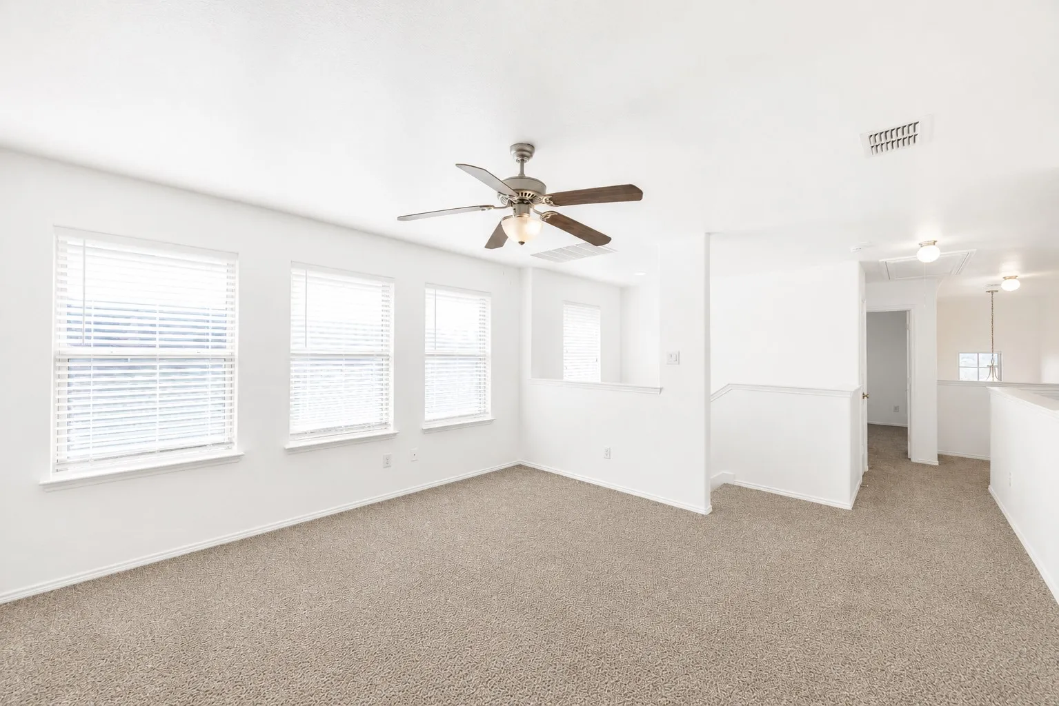Single Family Residence For Rent in Denton County , 9113 Holliday Lane, Aubrey, Texas 76227, 4 Bedroom, 3 Bathroom, 2 Garage spaces, 2,184 Sqft, built in 2015, mls#21324023, Real Estate Agent in Aubrey, Homes For Rent in Denton county, Homes For Rent in Aubrey, Realtor in Aubrey Texas, Real Estate Brokerage Independent Realty Texas, Luminita Cordes Realtor