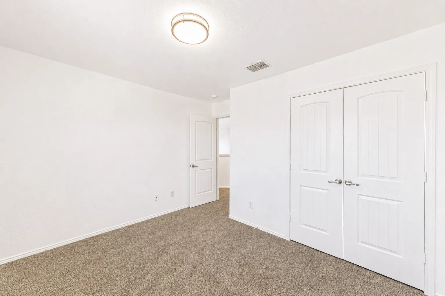 Single Family Residence For Rent in Denton County , 9113 Holliday Lane, Aubrey, Texas 76227, 4 Bedroom, 3 Bathroom, 2 Garage spaces, 2,184 Sqft, built in 2015, mls#21324023, Real Estate Agent in Aubrey, Homes For Rent in Denton county, Homes For Rent in Aubrey, Realtor in Aubrey Texas, Real Estate Brokerage Independent Realty Texas, Luminita Cordes Realtor