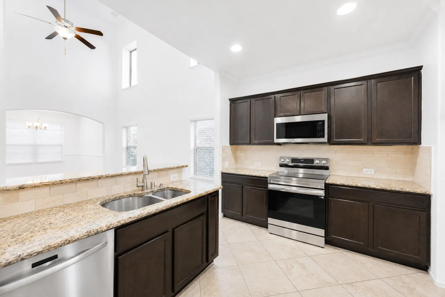 Single Family Residence For Rent in Denton County , 9113 Holliday Lane, Aubrey, Texas 76227, 4 Bedroom, 3 Bathroom, 2 Garage spaces, 2,184 Sqft, built in 2015, mls#21324023, Real Estate Agent in Aubrey, Homes For Rent in Denton county, Homes For Rent in Aubrey, Realtor in Aubrey Texas, Real Estate Brokerage Independent Realty Texas, Luminita Cordes Realtor