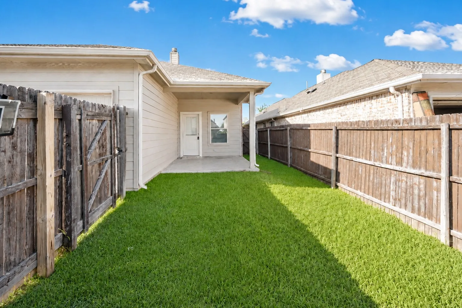 Single Family Residence For Rent in Denton County , 9113 Holliday Lane, Aubrey, Texas 76227, 4 Bedroom, 3 Bathroom, 2 Garage spaces, 2,184 Sqft, built in 2015, mls#21324023, Real Estate Agent in Aubrey, Homes For Rent in Denton county, Homes For Rent in Aubrey, Realtor in Aubrey Texas, Real Estate Brokerage Independent Realty Texas, Luminita Cordes Realtor
