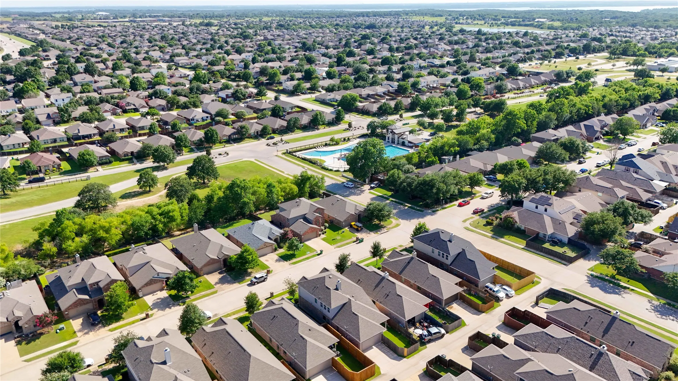 Single Family Residence For Rent in Denton County , 9113 Holliday Lane, Aubrey, Texas 76227, 4 Bedroom, 3 Bathroom, 2 Garage spaces, 2,184 Sqft, built in 2015, mls#21324023, Real Estate Agent in Aubrey, Homes For Rent in Denton county, Homes For Rent in Aubrey, Realtor in Aubrey Texas, Real Estate Brokerage Independent Realty Texas, Luminita Cordes Realtor