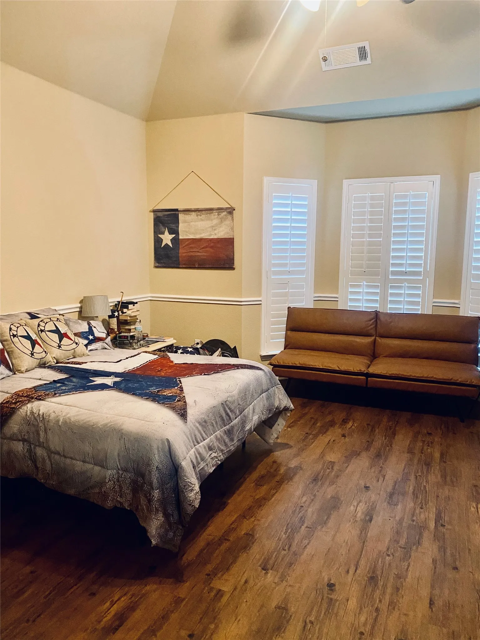 Single Family Residence For Sale in Kaufman County , 1021 Hummingbird Court, Forney, Texas 75126, 5 Bedrooms, 3 Bathrooms, 2 Garage spaces, 2,474 Sqft, built in 2016, Price $350,000, mls#21324912, Real Estate Agent in Forney, Homes For Sale in Kaufman county, Homes For Sale in Forney, Realtor in Forney Texas, Real Estate Brokerage Independent Realty Texas, Luminita Cordes Realtor