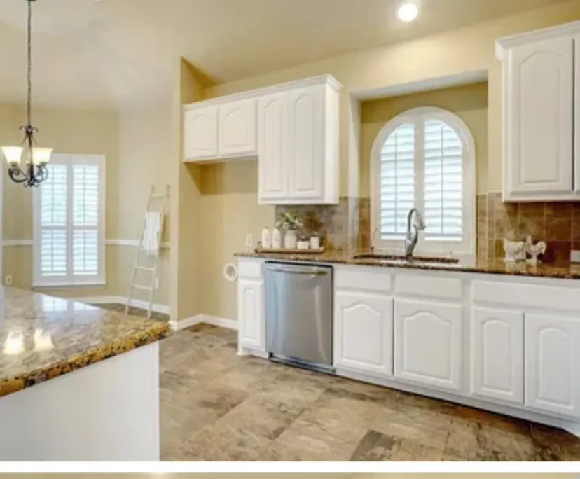 Single Family Residence For Sale in Kaufman County , 1021 Hummingbird Court, Forney, Texas 75126, 5 Bedrooms, 3 Bathrooms, 2 Garage spaces, 2,474 Sqft, built in 2016, Price $350,000, mls#21324912, Real Estate Agent in Forney, Homes For Sale in Kaufman county, Homes For Sale in Forney, Realtor in Forney Texas, Real Estate Brokerage Independent Realty Texas, Luminita Cordes Realtor