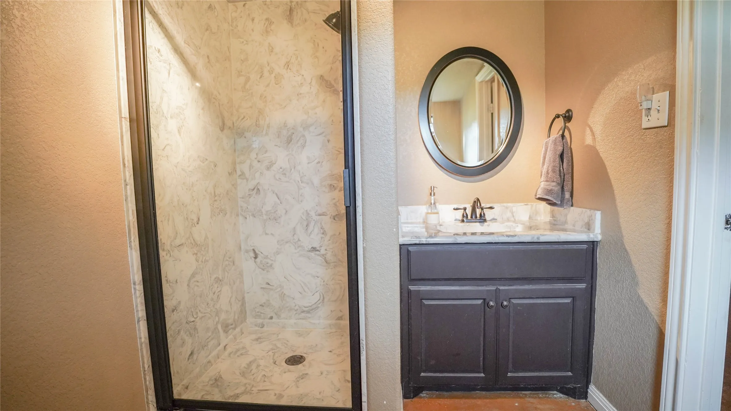 Single Family Residence For Sale in Hill County , 148 3341 HCR, Hubbard, Texas 76648, 2 Bedroom, 2 Bathroom, Garage spaces, 1,434 Sqft, built in 2009, mls#21324876, Real Estate Agent in Hubbard, Homes For Sale in Hill county, Homes For Sale in Hubbard, Realtor in Hubbard Texas, Real Estate Brokerage Independent Realty Texas, Luminita Cordes Realtor