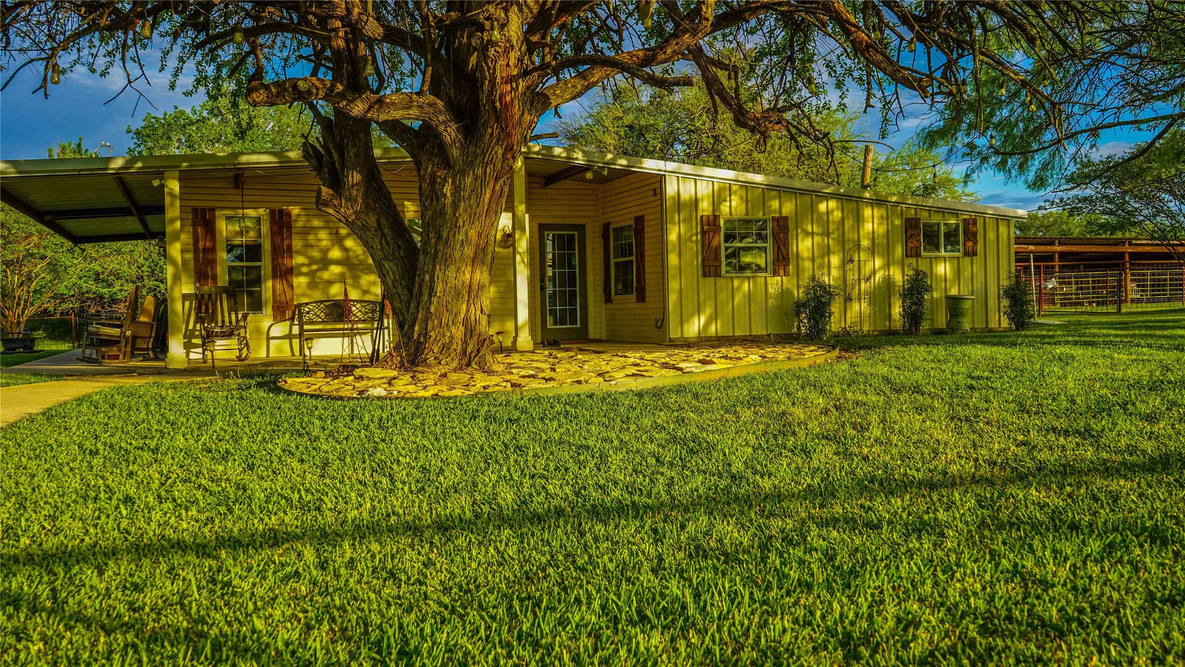 Single Family Residence For Sale in Hill County , 148 3341 HCR, Hubbard, Texas 76648, 2 Bedroom, 2 Bathroom, Garage spaces, 1,434 Sqft, built in 2009, mls#21324876, Real Estate Agent in Hubbard, Homes For Sale in Hill county, Homes For Sale in Hubbard, Realtor in Hubbard Texas, Real Estate Brokerage Independent Realty Texas, Luminita Cordes Realtor