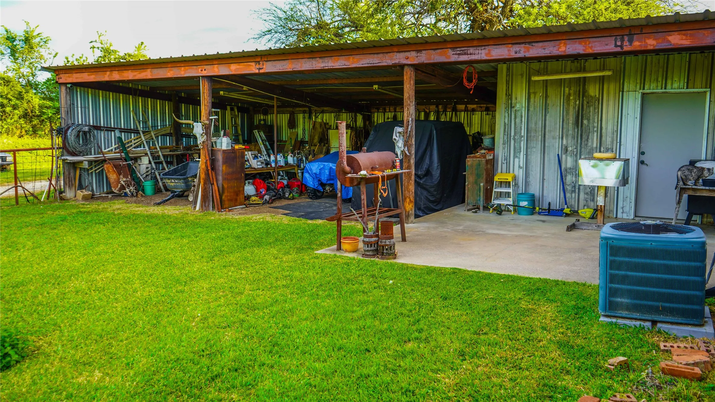 Single Family Residence For Sale in Hill County , 148 3341 HCR, Hubbard, Texas 76648, 2 Bedroom, 2 Bathroom, Garage spaces, 1,434 Sqft, built in 2009, mls#21324876, Real Estate Agent in Hubbard, Homes For Sale in Hill county, Homes For Sale in Hubbard, Realtor in Hubbard Texas, Real Estate Brokerage Independent Realty Texas, Luminita Cordes Realtor