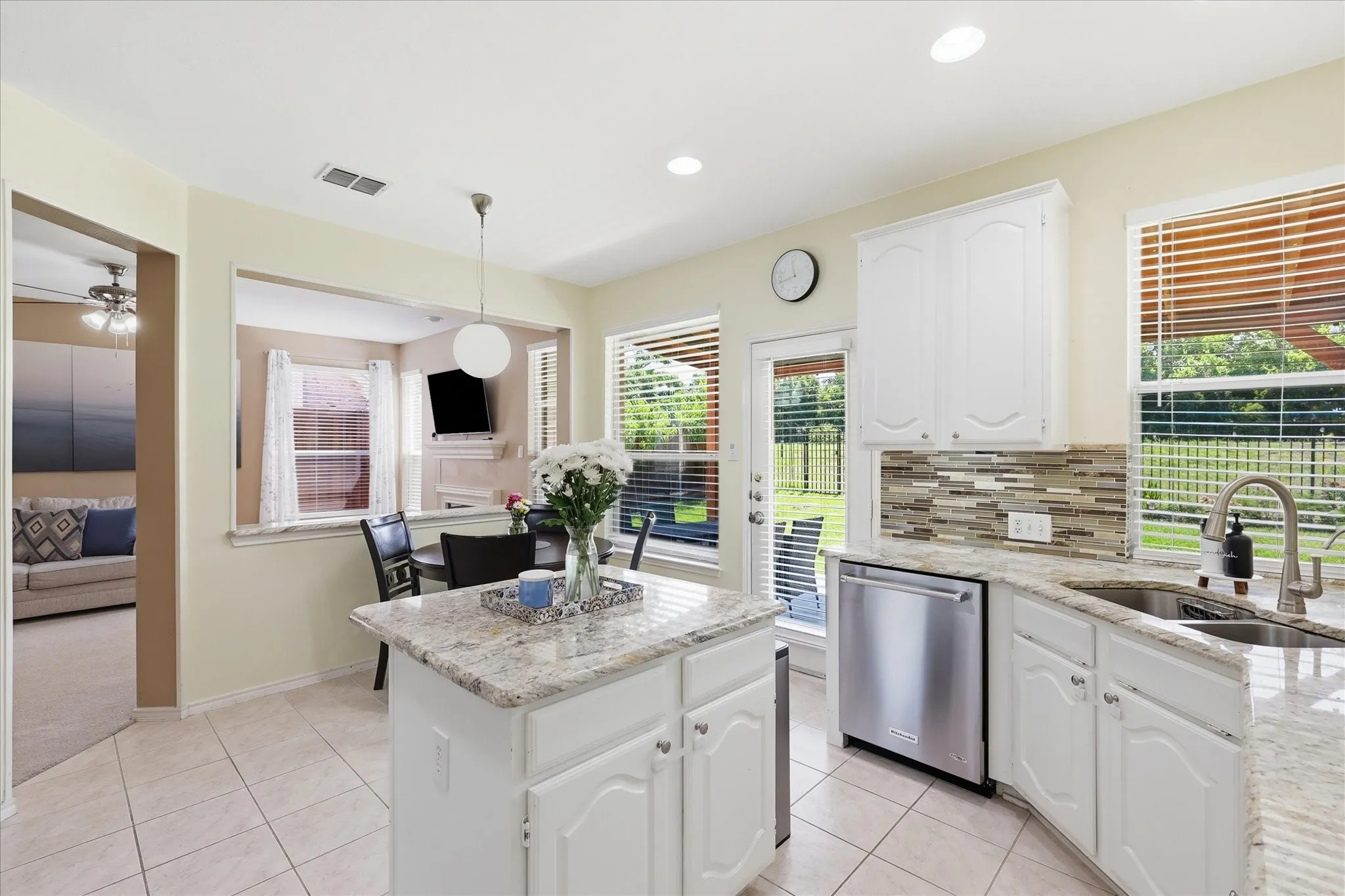 Single Family Residence For Sale in Dallas County , 517 Waterview Drive, Coppell, Texas 75019, 4 Bedroom, 3 Bathroom, 2 Garage spaces, 2,248 Sqft, built in 1997, mls#21324820, Real Estate Agent in Coppell, Homes For Sale in Dallas county, Homes For Sale in Coppell, Realtor in Coppell Texas, Real Estate Brokerage Independent Realty Texas, Luminita Cordes Realtor