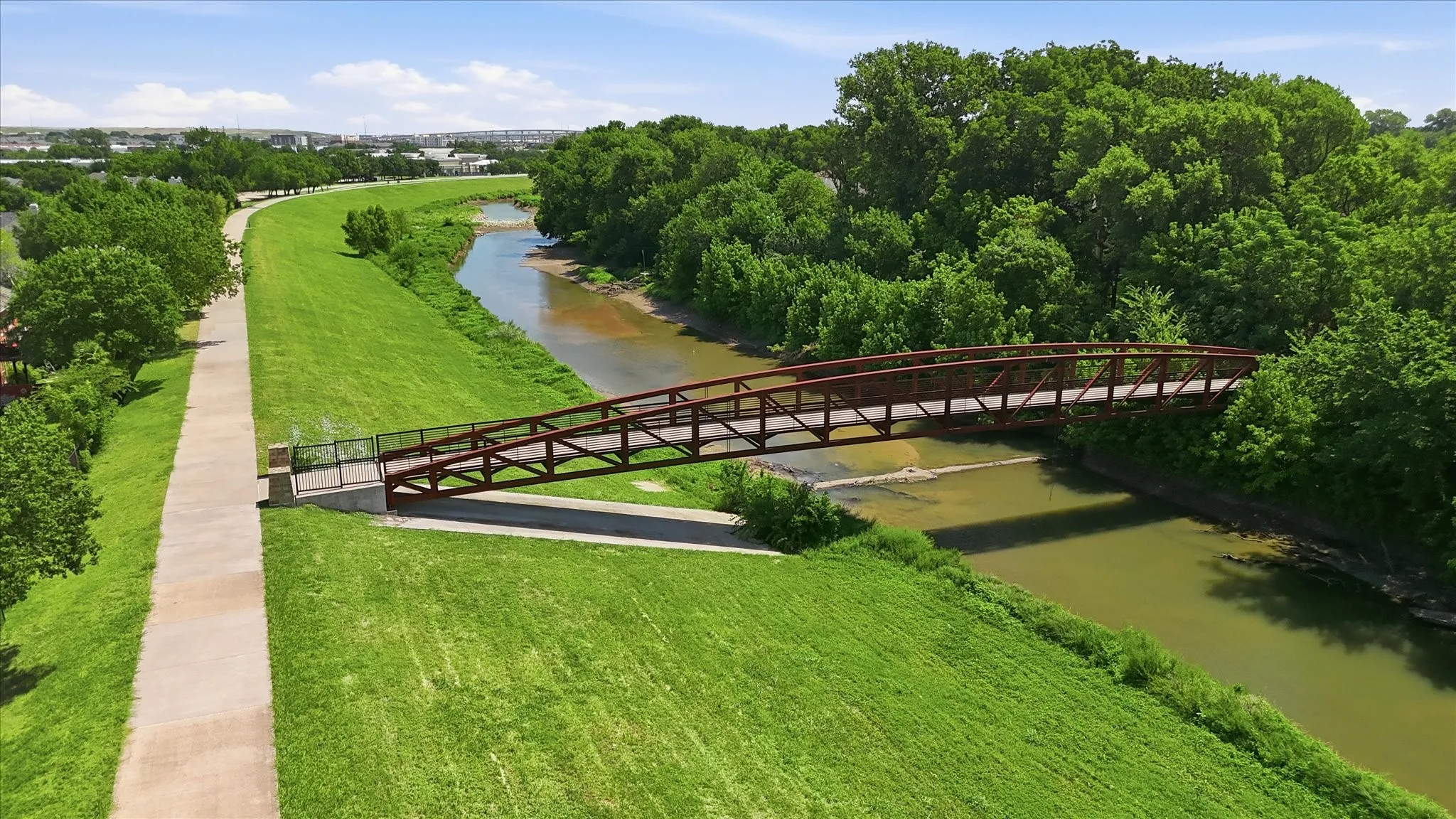 Single Family Residence For Sale in Dallas County , 517 Waterview Drive, Coppell, Texas 75019, 4 Bedroom, 3 Bathroom, 2 Garage spaces, 2,248 Sqft, built in 1997, mls#21324820, Real Estate Agent in Coppell, Homes For Sale in Dallas county, Homes For Sale in Coppell, Realtor in Coppell Texas, Real Estate Brokerage Independent Realty Texas, Luminita Cordes Realtor