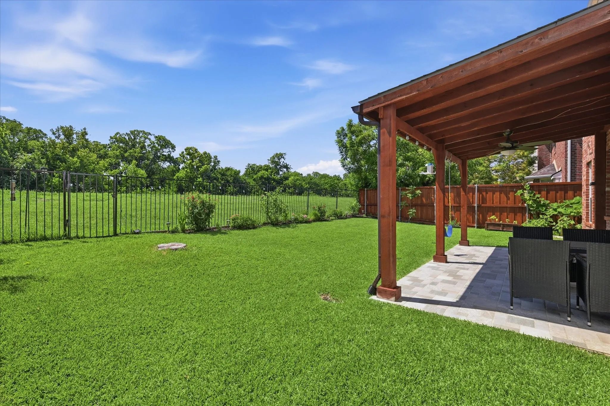 Single Family Residence For Sale in Dallas County , 517 Waterview Drive, Coppell, Texas 75019, 4 Bedroom, 3 Bathroom, 2 Garage spaces, 2,248 Sqft, built in 1997, mls#21324820, Real Estate Agent in Coppell, Homes For Sale in Dallas county, Homes For Sale in Coppell, Realtor in Coppell Texas, Real Estate Brokerage Independent Realty Texas, Luminita Cordes Realtor