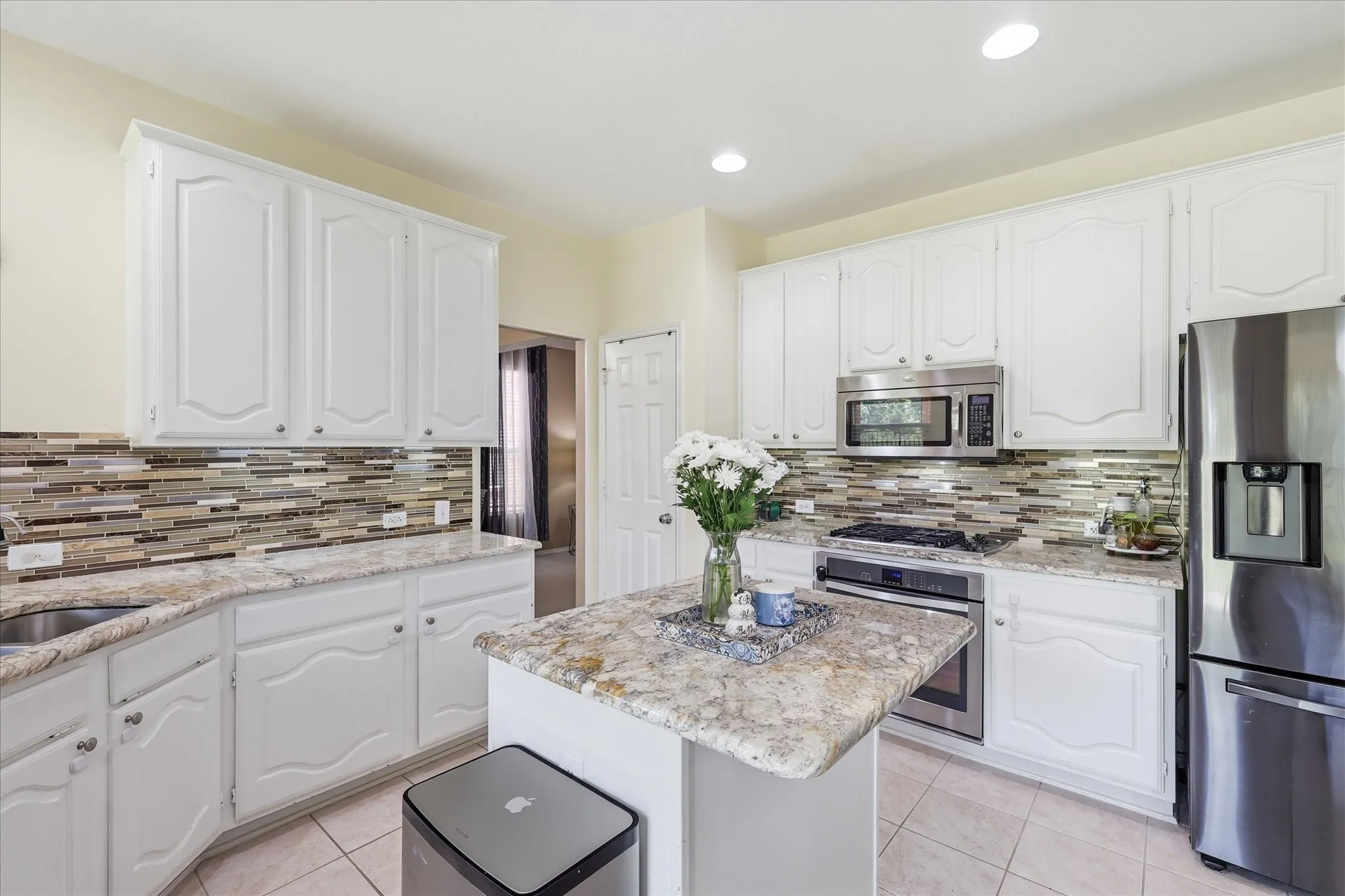 Single Family Residence For Sale in Dallas County , 517 Waterview Drive, Coppell, Texas 75019, 4 Bedroom, 3 Bathroom, 2 Garage spaces, 2,248 Sqft, built in 1997, mls#21324820, Real Estate Agent in Coppell, Homes For Sale in Dallas county, Homes For Sale in Coppell, Realtor in Coppell Texas, Real Estate Brokerage Independent Realty Texas, Luminita Cordes Realtor