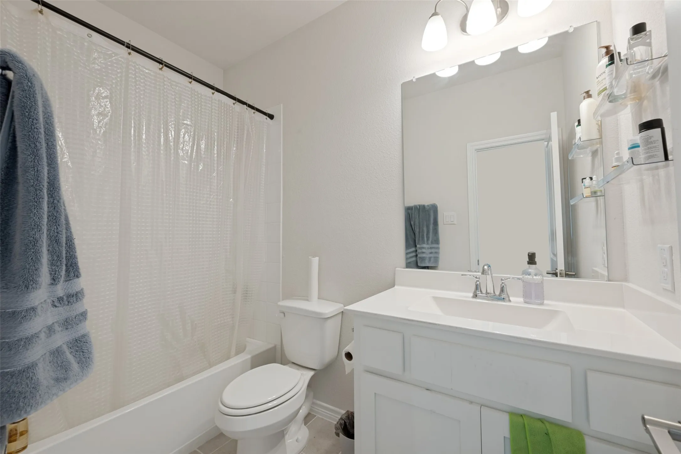 Single Family Residence For Sale in Tarrant County , 712 Matador Lane, Arlington, Texas 76002, 5 Bedrooms, 4 Bathrooms, 2 Garage spaces, 3,443 Sqft, built in 2023, Price $596,888, mls#21324462, Real Estate Agent in Arlington, Homes For Sale in Tarrant county, Homes For Sale in Arlington, Realtor in Arlington Texas, Real Estate Brokerage Independent Realty Texas, Luminita Cordes Realtor