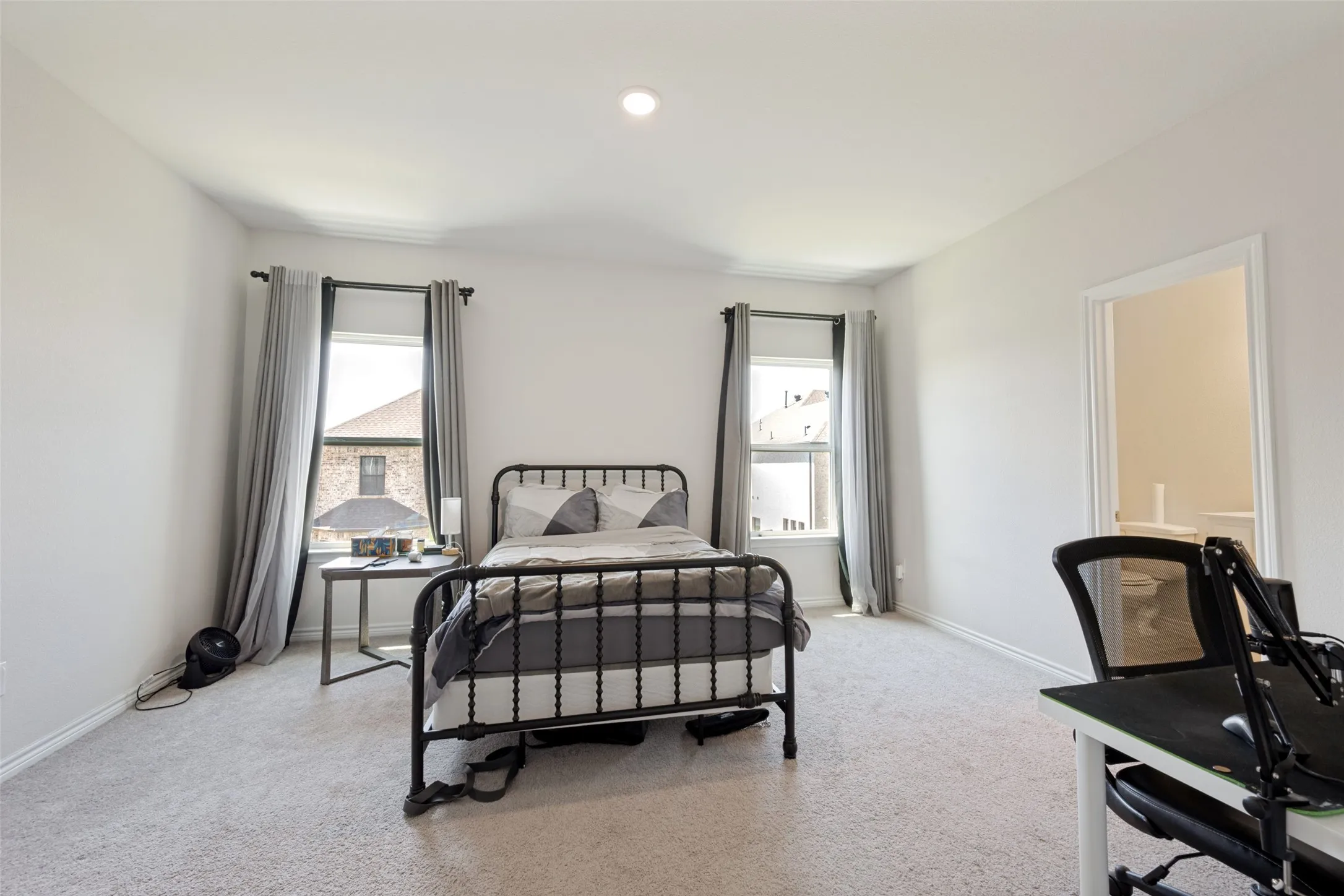 Single Family Residence For Sale in Tarrant County , 712 Matador Lane, Arlington, Texas 76002, 5 Bedrooms, 4 Bathrooms, 2 Garage spaces, 3,443 Sqft, built in 2023, Price $596,888, mls#21324462, Real Estate Agent in Arlington, Homes For Sale in Tarrant county, Homes For Sale in Arlington, Realtor in Arlington Texas, Real Estate Brokerage Independent Realty Texas, Luminita Cordes Realtor