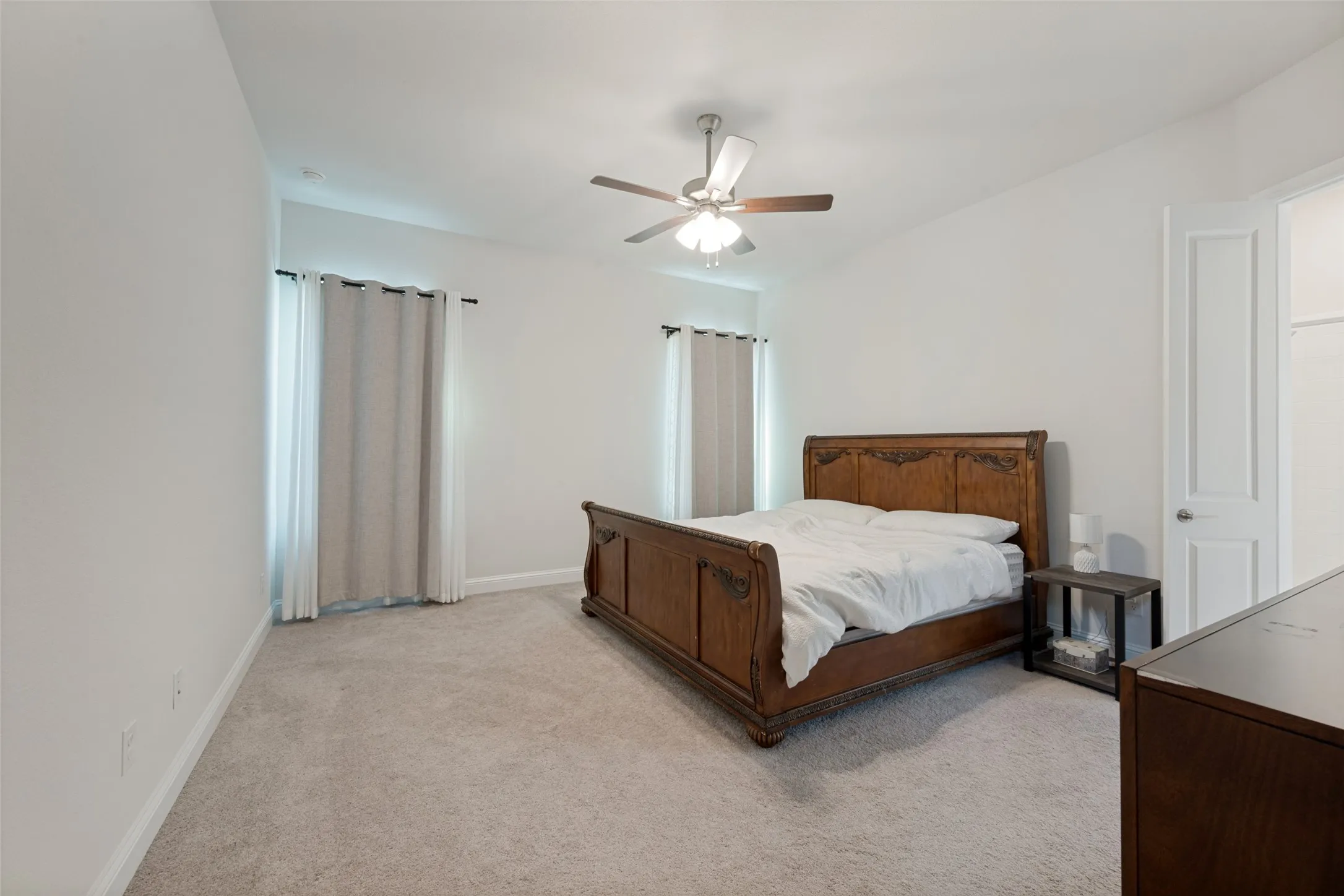 Single Family Residence For Sale in Tarrant County , 712 Matador Lane, Arlington, Texas 76002, 5 Bedrooms, 4 Bathrooms, 2 Garage spaces, 3,443 Sqft, built in 2023, Price $596,888, mls#21324462, Real Estate Agent in Arlington, Homes For Sale in Tarrant county, Homes For Sale in Arlington, Realtor in Arlington Texas, Real Estate Brokerage Independent Realty Texas, Luminita Cordes Realtor