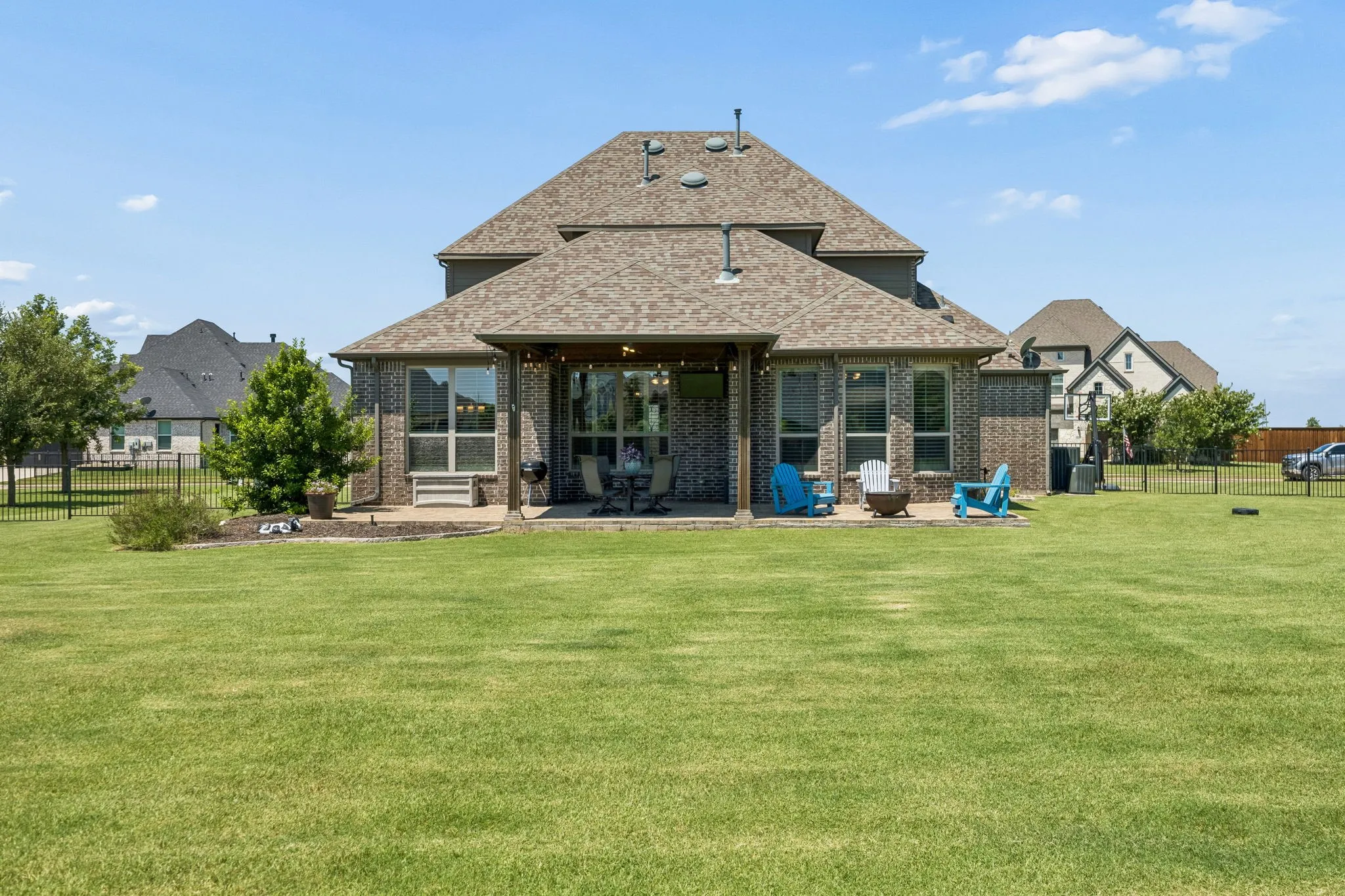 Single Family Residence For Sale in Grayson County , 1116 Macgregor Lane, Gunter, Texas 75058, 4 Bedroom, 4 Bathroom, 3 Garage spaces, 3,325 Sqft, built in 2018, mls#21324309, Real Estate Agent in Gunter, Homes For Sale in Grayson county, Homes For Sale in Gunter, Realtor in Gunter Texas, Real Estate Brokerage Independent Realty Texas, Luminita Cordes Realtor