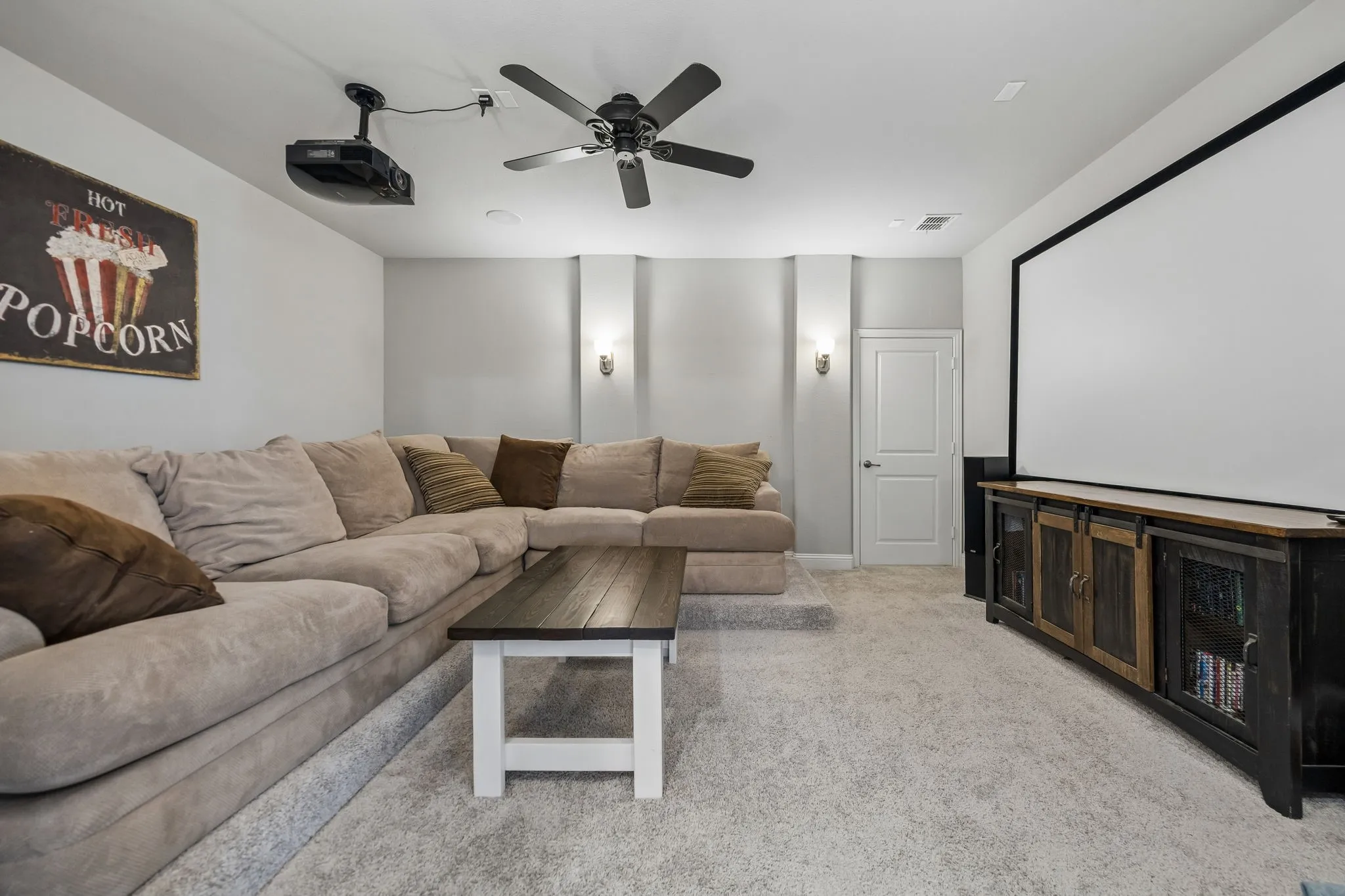 Single Family Residence For Sale in Grayson County , 1116 Macgregor Lane, Gunter, Texas 75058, 4 Bedroom, 4 Bathroom, 3 Garage spaces, 3,325 Sqft, built in 2018, mls#21324309, Real Estate Agent in Gunter, Homes For Sale in Grayson county, Homes For Sale in Gunter, Realtor in Gunter Texas, Real Estate Brokerage Independent Realty Texas, Luminita Cordes Realtor
