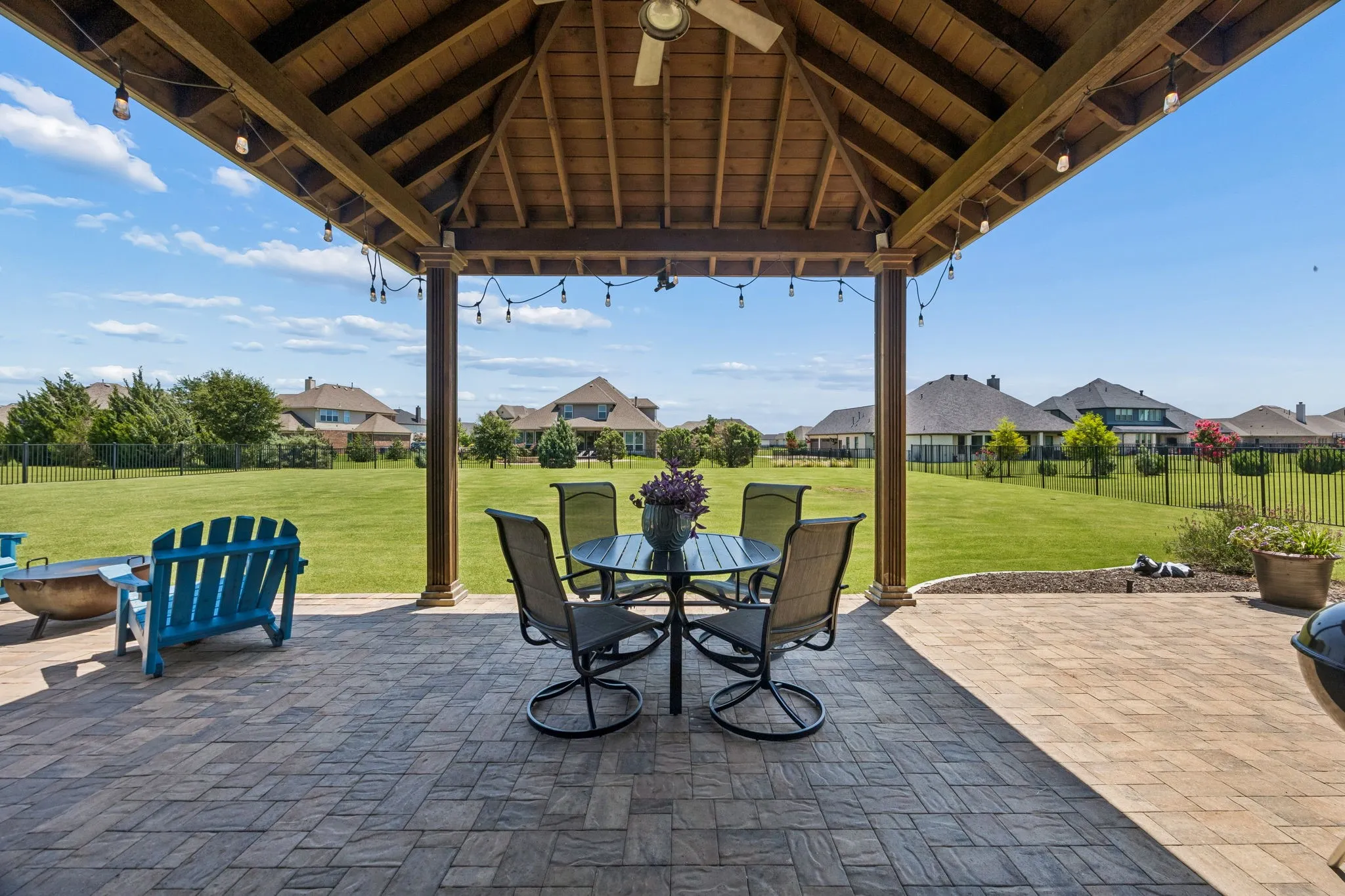 Single Family Residence For Sale in Grayson County , 1116 Macgregor Lane, Gunter, Texas 75058, 4 Bedroom, 4 Bathroom, 3 Garage spaces, 3,325 Sqft, built in 2018, mls#21324309, Real Estate Agent in Gunter, Homes For Sale in Grayson county, Homes For Sale in Gunter, Realtor in Gunter Texas, Real Estate Brokerage Independent Realty Texas, Luminita Cordes Realtor