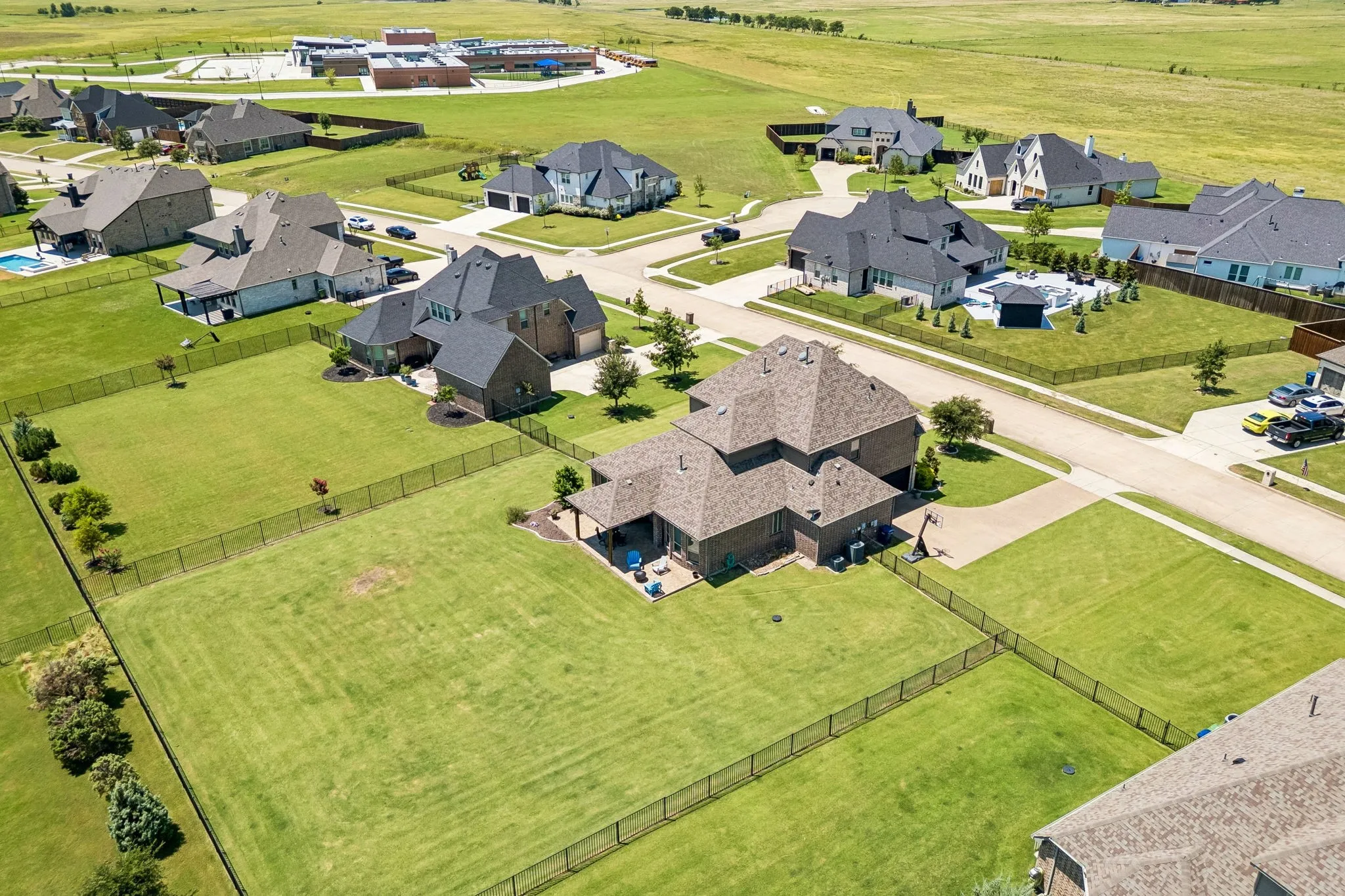 Single Family Residence For Sale in Grayson County , 1116 Macgregor Lane, Gunter, Texas 75058, 4 Bedroom, 4 Bathroom, 3 Garage spaces, 3,325 Sqft, built in 2018, mls#21324309, Real Estate Agent in Gunter, Homes For Sale in Grayson county, Homes For Sale in Gunter, Realtor in Gunter Texas, Real Estate Brokerage Independent Realty Texas, Luminita Cordes Realtor