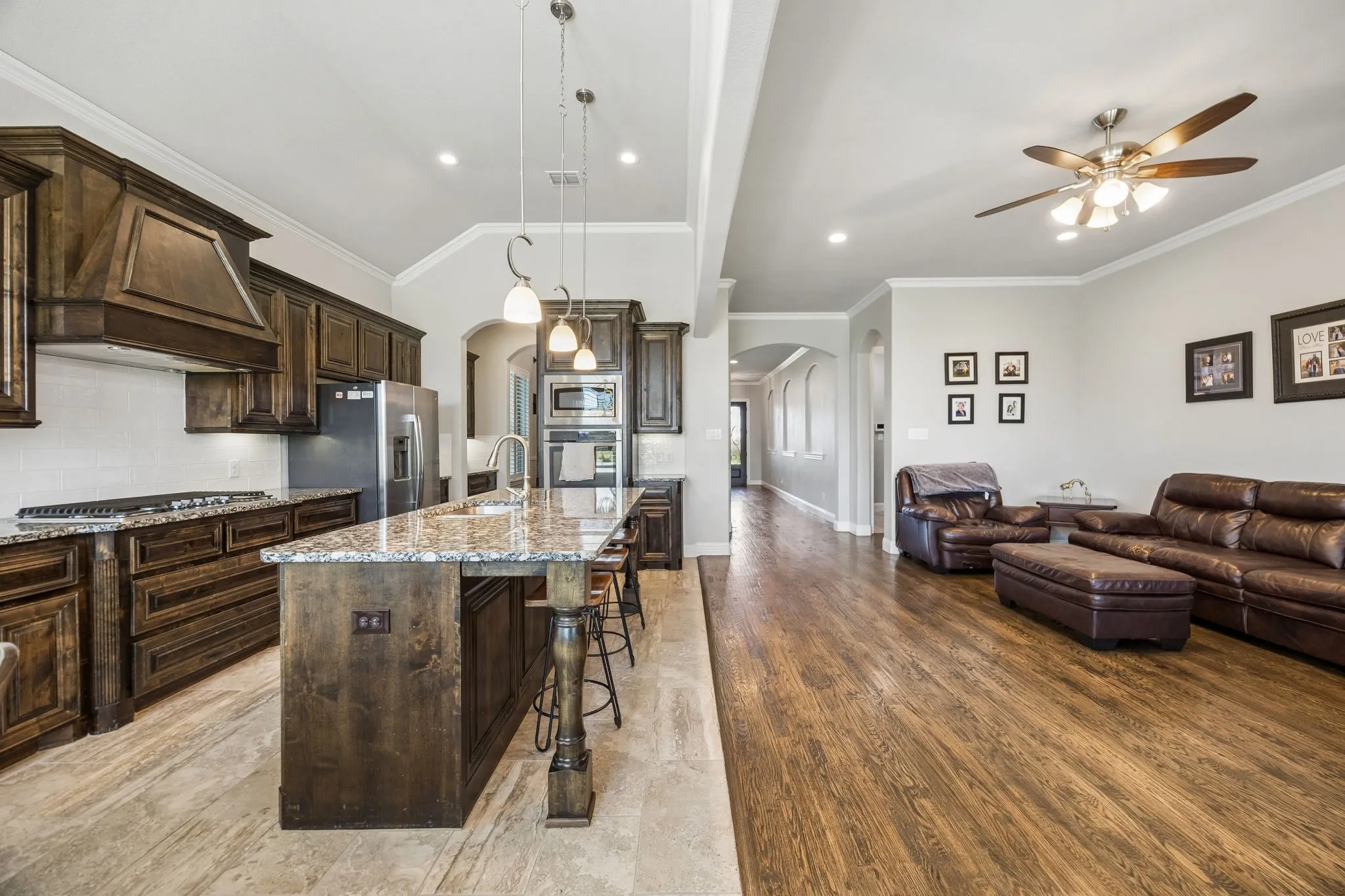 Single Family Residence For Sale in Grayson County , 1116 Macgregor Lane, Gunter, Texas 75058, 4 Bedroom, 4 Bathroom, 3 Garage spaces, 3,325 Sqft, built in 2018, mls#21324309, Real Estate Agent in Gunter, Homes For Sale in Grayson county, Homes For Sale in Gunter, Realtor in Gunter Texas, Real Estate Brokerage Independent Realty Texas, Luminita Cordes Realtor