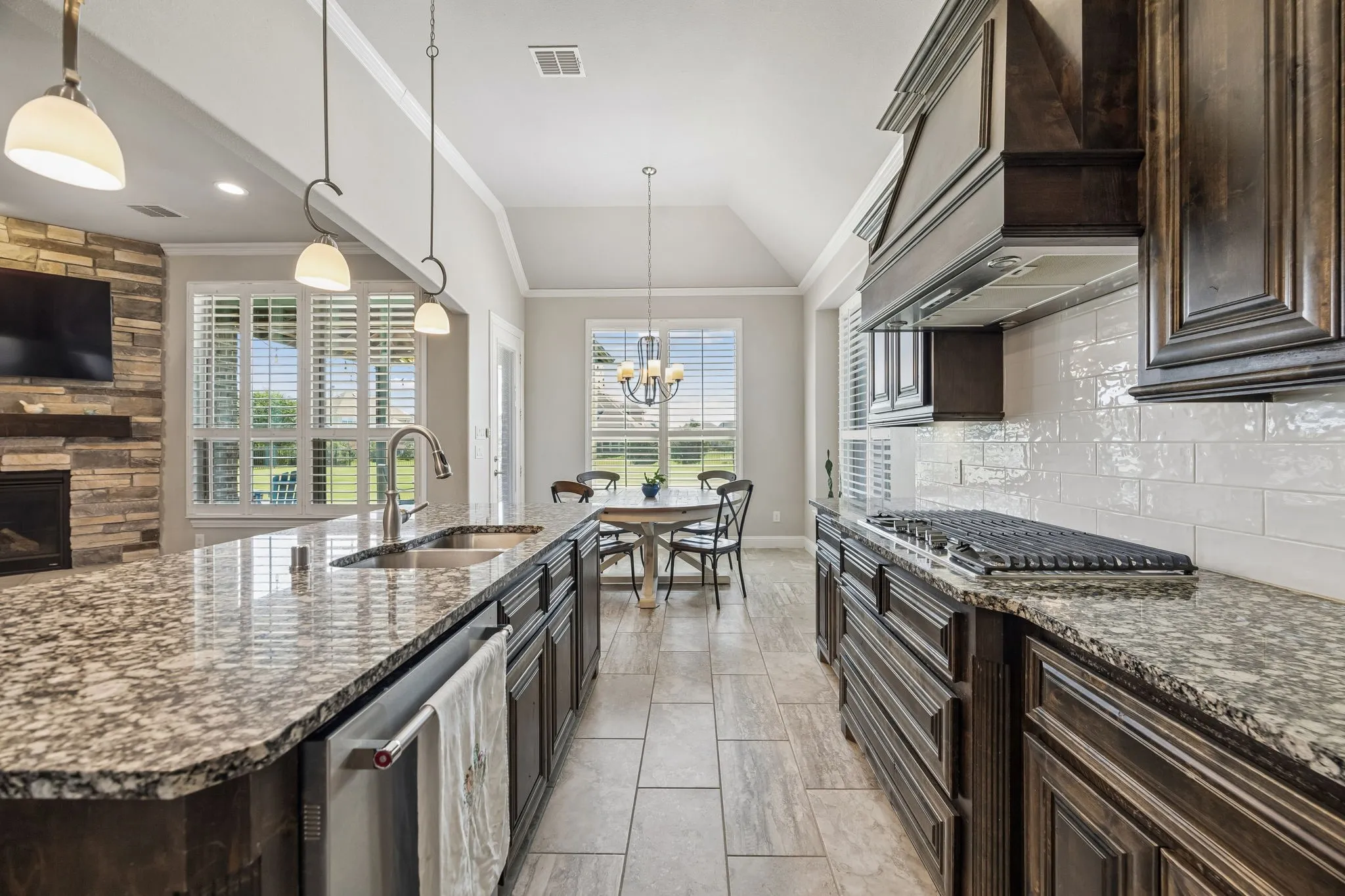 Single Family Residence For Sale in Grayson County , 1116 Macgregor Lane, Gunter, Texas 75058, 4 Bedroom, 4 Bathroom, 3 Garage spaces, 3,325 Sqft, built in 2018, mls#21324309, Real Estate Agent in Gunter, Homes For Sale in Grayson county, Homes For Sale in Gunter, Realtor in Gunter Texas, Real Estate Brokerage Independent Realty Texas, Luminita Cordes Realtor