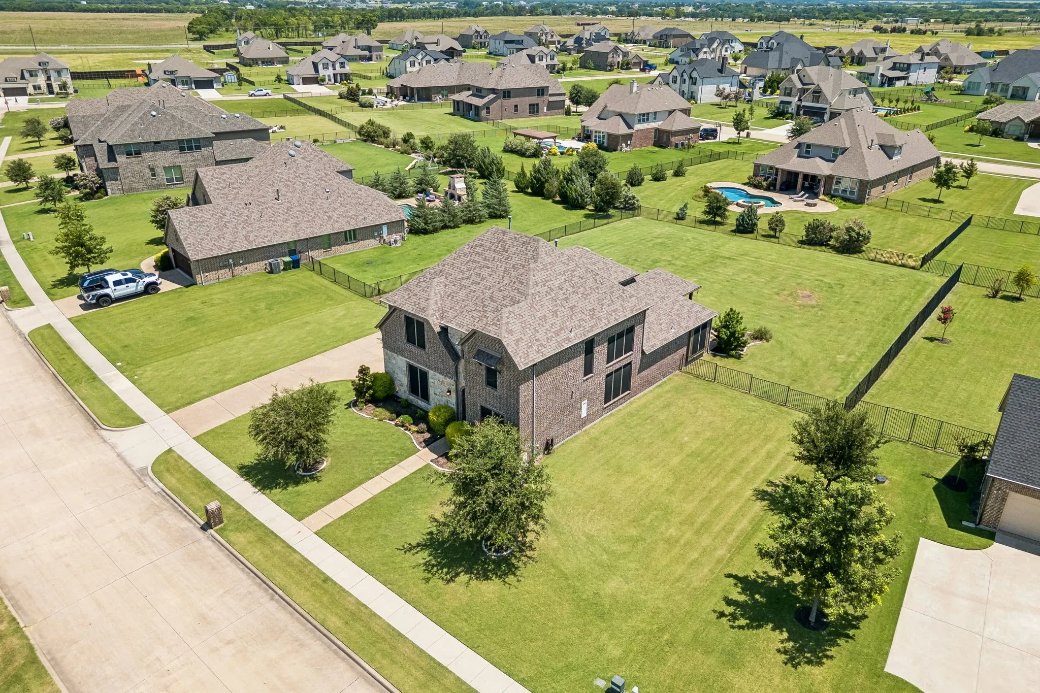 Single Family Residence For Sale in Grayson County , 1116 Macgregor Lane, Gunter, Texas 75058, 4 Bedroom, 4 Bathroom, 3 Garage spaces, 3,325 Sqft, built in 2018, mls#21324309, Real Estate Agent in Gunter, Homes For Sale in Grayson county, Homes For Sale in Gunter, Realtor in Gunter Texas, Real Estate Brokerage Independent Realty Texas, Luminita Cordes Realtor