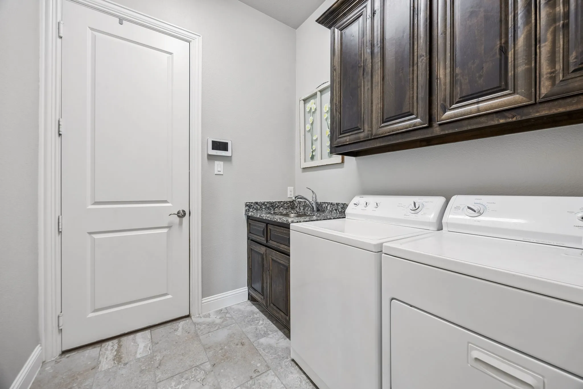 Single Family Residence For Sale in Grayson County , 1116 Macgregor Lane, Gunter, Texas 75058, 4 Bedroom, 4 Bathroom, 3 Garage spaces, 3,325 Sqft, built in 2018, mls#21324309, Real Estate Agent in Gunter, Homes For Sale in Grayson county, Homes For Sale in Gunter, Realtor in Gunter Texas, Real Estate Brokerage Independent Realty Texas, Luminita Cordes Realtor