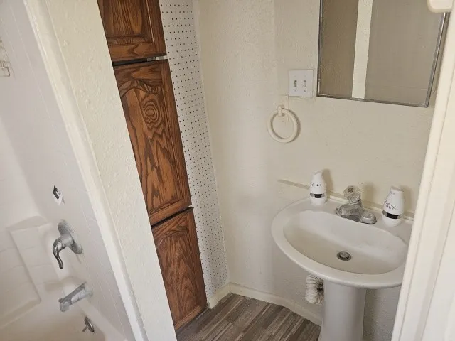 Single Family Residence For Sale in Nueces County , 525 Jane Street, Corpus Christi, Texas 78418, 3 Bedroom, 2 Bathroom, 1 Garage spaces, 1,118 Sqft, built in 1960, mls#21324940, Real Estate Agent in Corpus Christi, Homes For Sale in Nueces county, Homes For Sale in Corpus Christi, Realtor in Corpus Christi Texas, Real Estate Brokerage Independent Realty Texas, Luminita Cordes Realtor