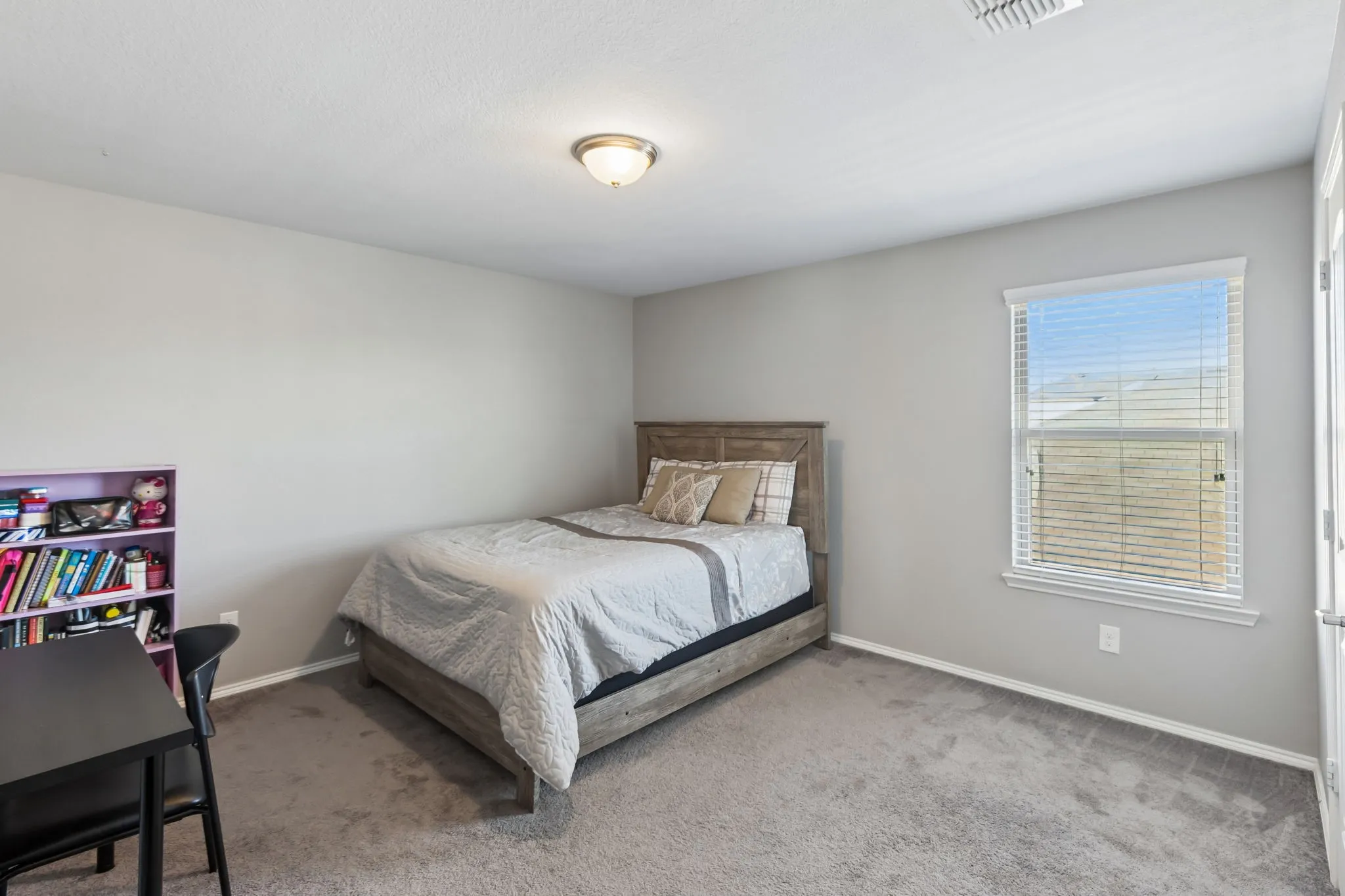 Single Family Residence For Sale in Tarrant County , 424 Eureka Court, Burleson, Texas 76028, 4 Bedroom, 4 Bathroom, 2 Garage spaces, 3,104 Sqft, built in 2016, mls#21316129, Real Estate Agent in Burleson, Homes For Sale in Tarrant county, Homes For Sale in Burleson, Realtor in Burleson Texas, Real Estate Brokerage Independent Realty Texas, Luminita Cordes Realtor