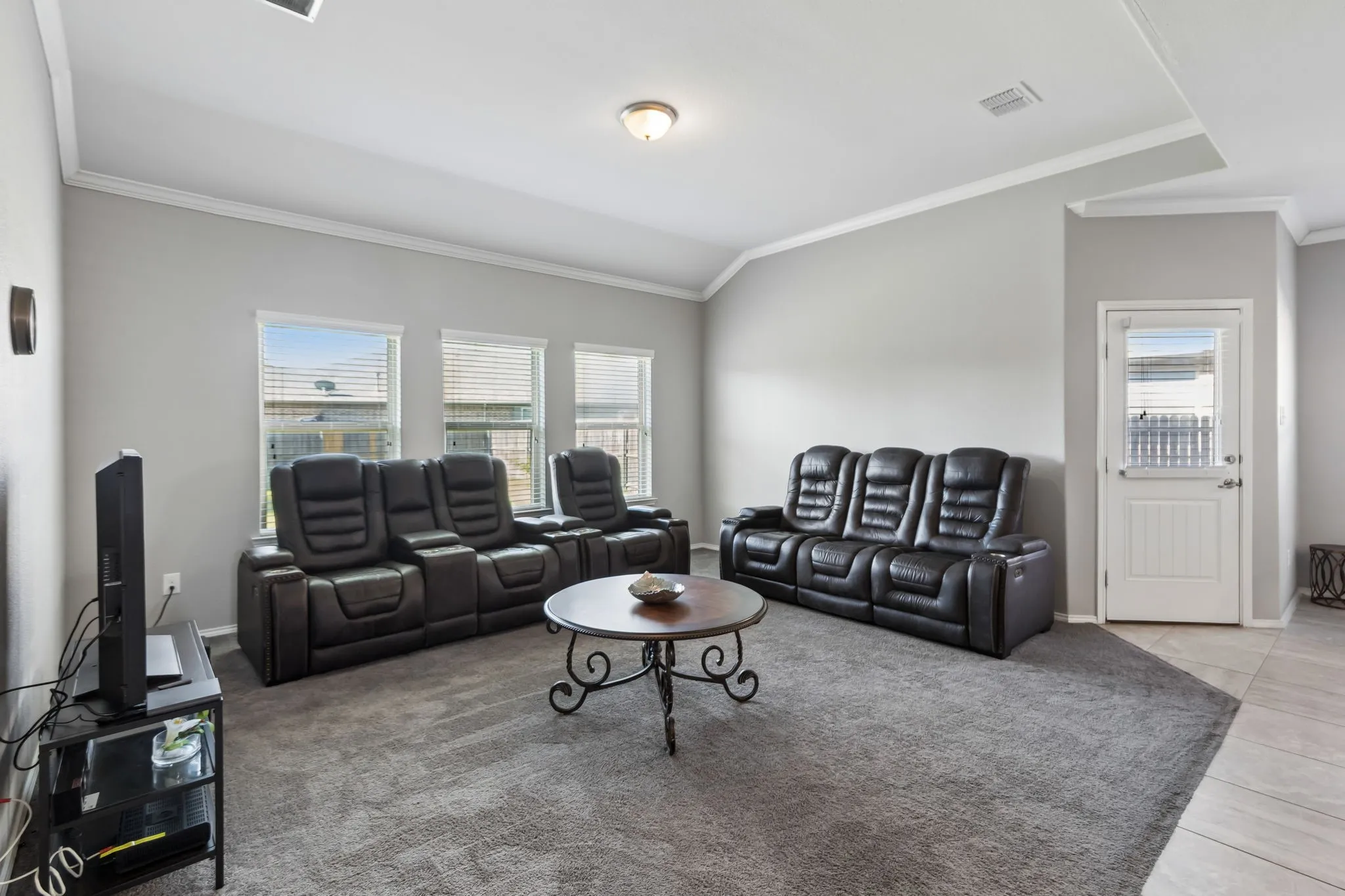 Single Family Residence For Sale in Tarrant County , 424 Eureka Court, Burleson, Texas 76028, 4 Bedroom, 4 Bathroom, 2 Garage spaces, 3,104 Sqft, built in 2016, mls#21316129, Real Estate Agent in Burleson, Homes For Sale in Tarrant county, Homes For Sale in Burleson, Realtor in Burleson Texas, Real Estate Brokerage Independent Realty Texas, Luminita Cordes Realtor
