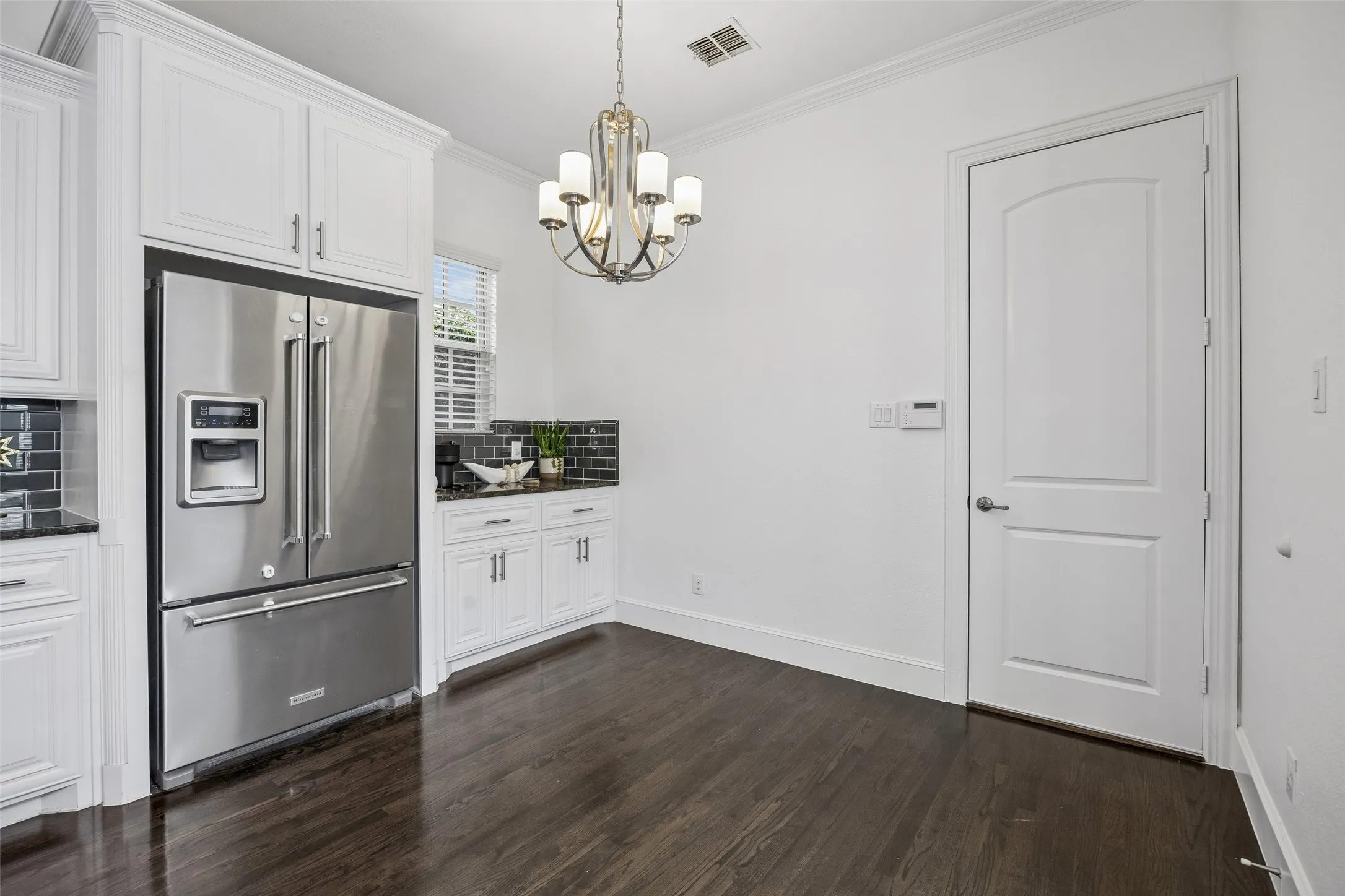 Single Family Residence For Sale in Dallas County , 1022 Shadyside Lane, Dallas, Texas 75223, 3 Bedroom, 4 Bathroom, 2 Garage spaces, 3,147 Sqft, built in 2016, mls#21322185, Real Estate Agent in Dallas, Homes For Sale in Dallas county, Homes For Sale in Dallas, Realtor in Dallas Texas, Real Estate Brokerage Independent Realty Texas, Luminita Cordes Realtor