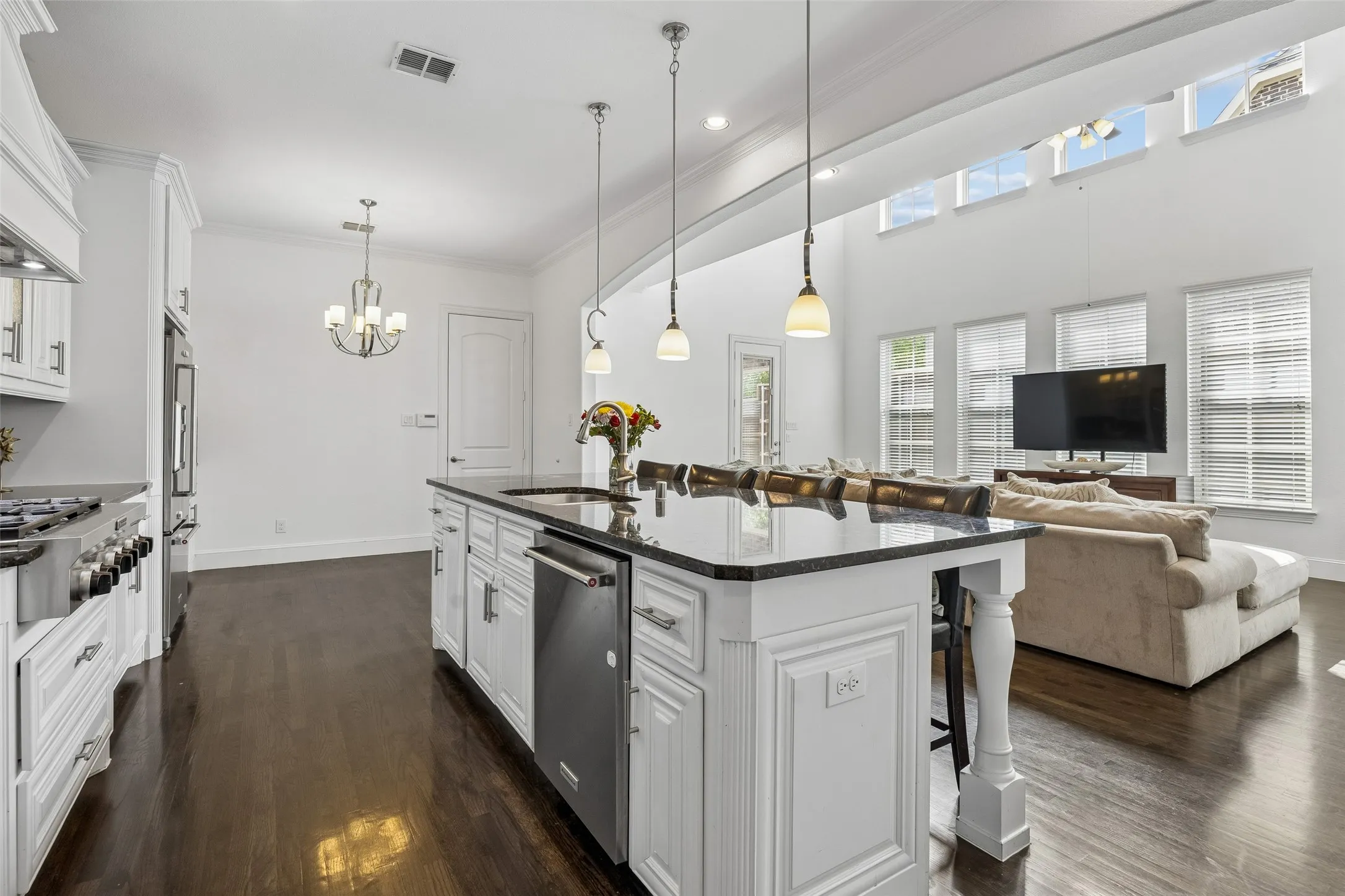 Single Family Residence For Sale in Dallas County , 1022 Shadyside Lane, Dallas, Texas 75223, 3 Bedroom, 4 Bathroom, 2 Garage spaces, 3,147 Sqft, built in 2016, mls#21322185, Real Estate Agent in Dallas, Homes For Sale in Dallas county, Homes For Sale in Dallas, Realtor in Dallas Texas, Real Estate Brokerage Independent Realty Texas, Luminita Cordes Realtor