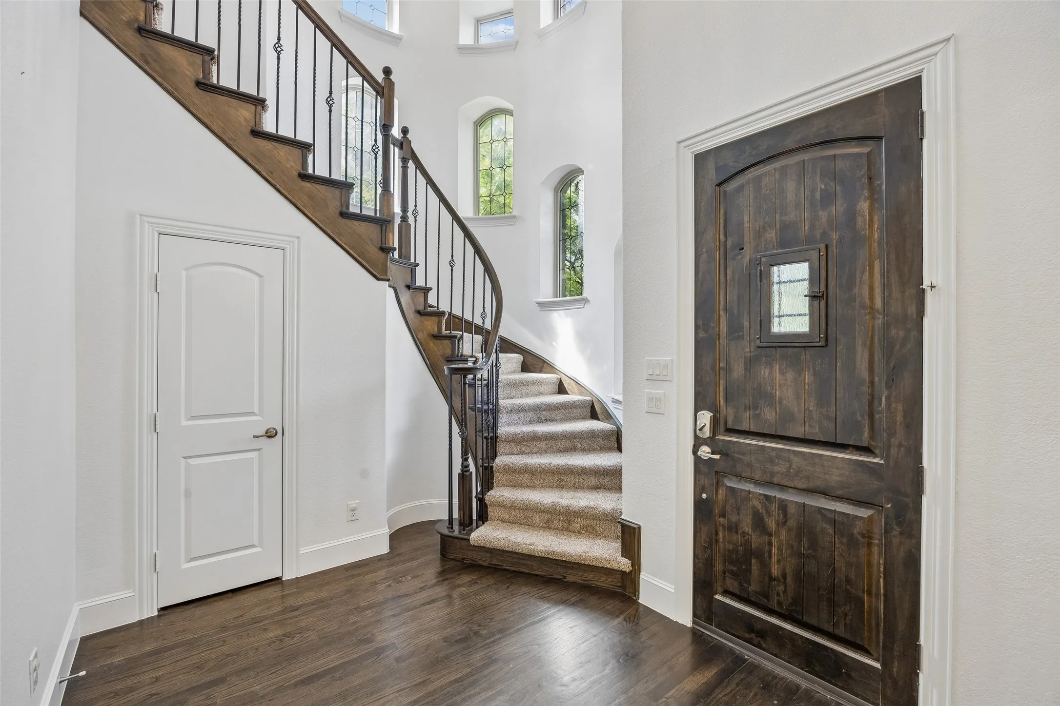 Single Family Residence For Sale in Dallas County , 1022 Shadyside Lane, Dallas, Texas 75223, 3 Bedroom, 4 Bathroom, 2 Garage spaces, 3,147 Sqft, built in 2016, mls#21322185, Real Estate Agent in Dallas, Homes For Sale in Dallas county, Homes For Sale in Dallas, Realtor in Dallas Texas, Real Estate Brokerage Independent Realty Texas, Luminita Cordes Realtor