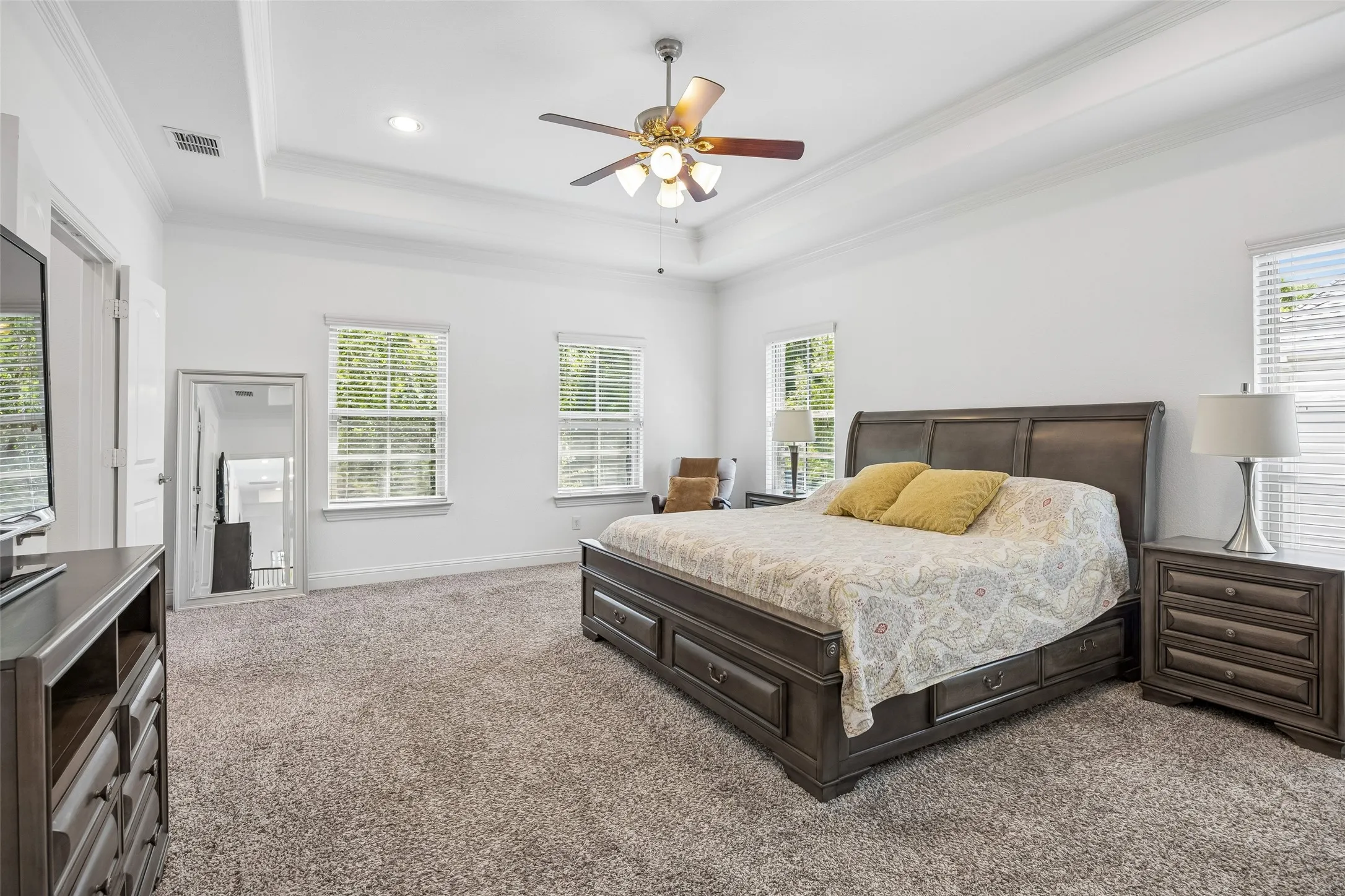 Single Family Residence For Sale in Dallas County , 1022 Shadyside Lane, Dallas, Texas 75223, 3 Bedroom, 4 Bathroom, 2 Garage spaces, 3,147 Sqft, built in 2016, mls#21322185, Real Estate Agent in Dallas, Homes For Sale in Dallas county, Homes For Sale in Dallas, Realtor in Dallas Texas, Real Estate Brokerage Independent Realty Texas, Luminita Cordes Realtor