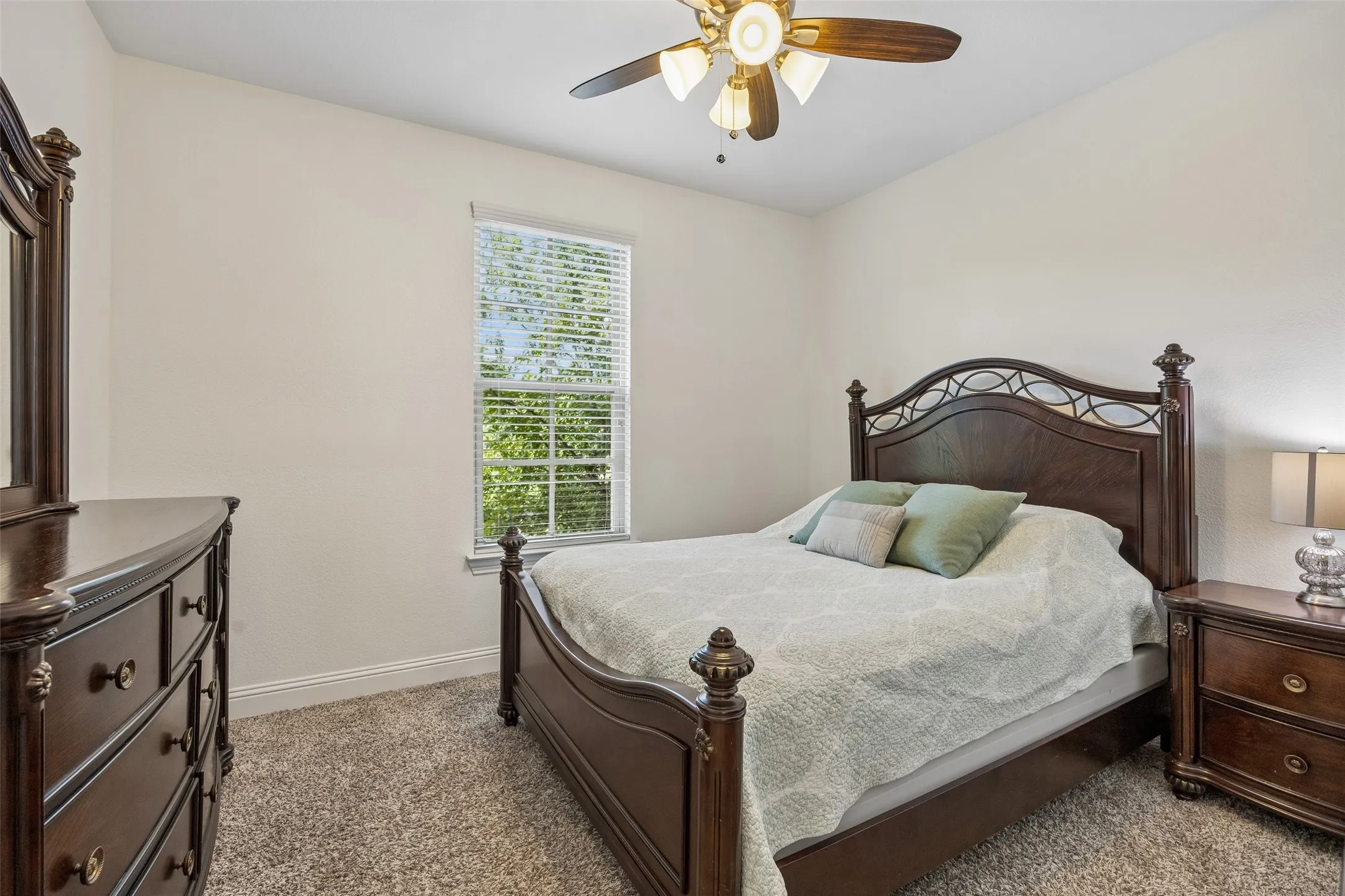 Single Family Residence For Sale in Dallas County , 1022 Shadyside Lane, Dallas, Texas 75223, 3 Bedroom, 4 Bathroom, 2 Garage spaces, 3,147 Sqft, built in 2016, mls#21322185, Real Estate Agent in Dallas, Homes For Sale in Dallas county, Homes For Sale in Dallas, Realtor in Dallas Texas, Real Estate Brokerage Independent Realty Texas, Luminita Cordes Realtor
