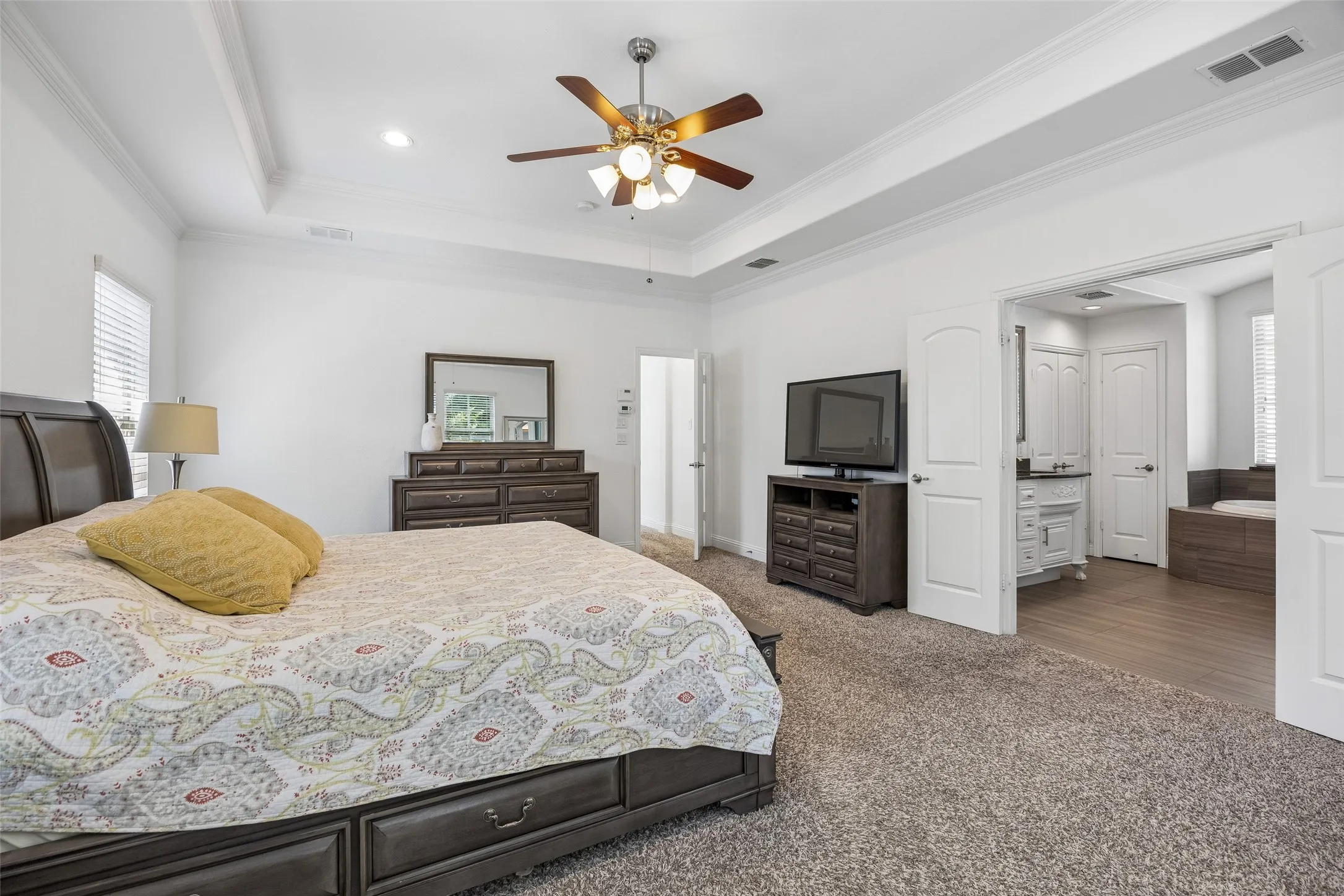 Single Family Residence For Sale in Dallas County , 1022 Shadyside Lane, Dallas, Texas 75223, 3 Bedroom, 4 Bathroom, 2 Garage spaces, 3,147 Sqft, built in 2016, mls#21322185, Real Estate Agent in Dallas, Homes For Sale in Dallas county, Homes For Sale in Dallas, Realtor in Dallas Texas, Real Estate Brokerage Independent Realty Texas, Luminita Cordes Realtor