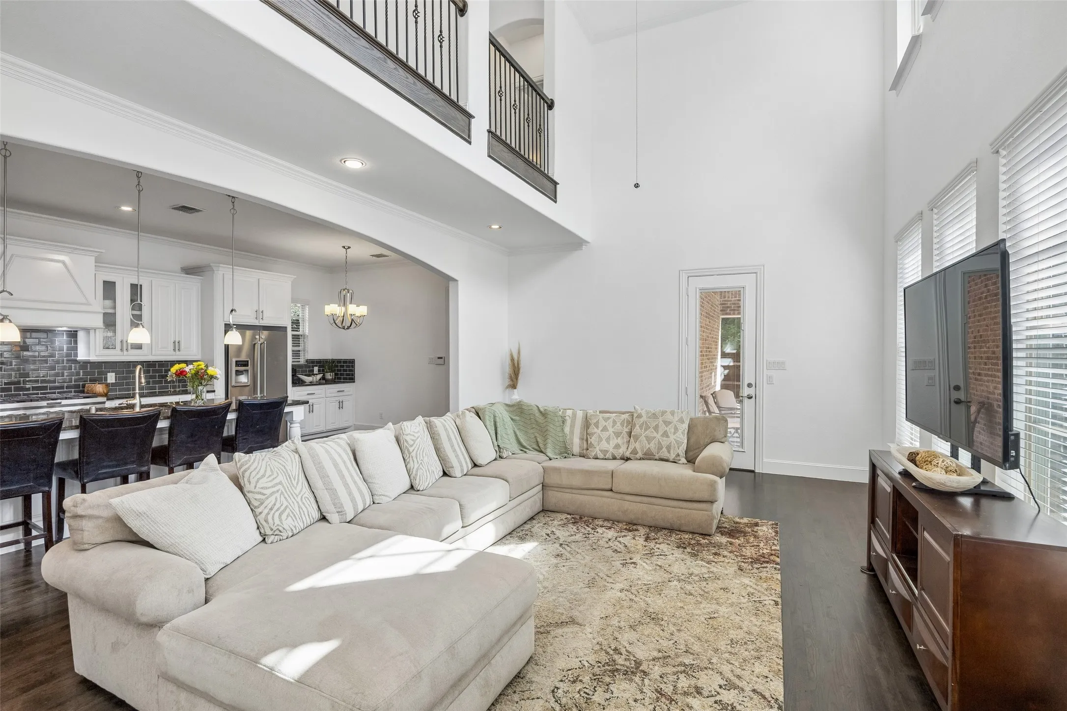Single Family Residence For Sale in Dallas County , 1022 Shadyside Lane, Dallas, Texas 75223, 3 Bedroom, 4 Bathroom, 2 Garage spaces, 3,147 Sqft, built in 2016, mls#21322185, Real Estate Agent in Dallas, Homes For Sale in Dallas county, Homes For Sale in Dallas, Realtor in Dallas Texas, Real Estate Brokerage Independent Realty Texas, Luminita Cordes Realtor