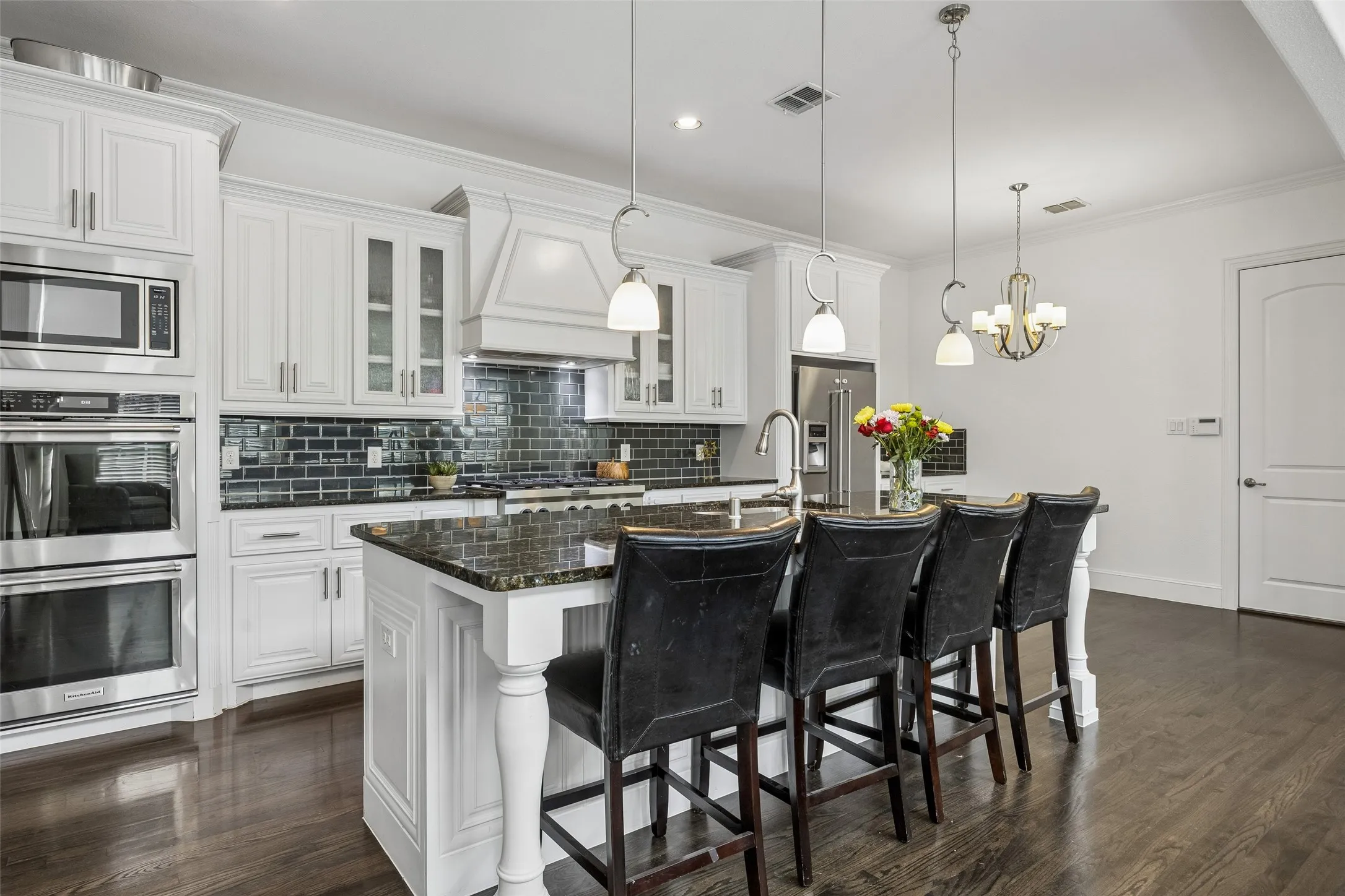 Single Family Residence For Sale in Dallas County , 1022 Shadyside Lane, Dallas, Texas 75223, 3 Bedroom, 4 Bathroom, 2 Garage spaces, 3,147 Sqft, built in 2016, mls#21322185, Real Estate Agent in Dallas, Homes For Sale in Dallas county, Homes For Sale in Dallas, Realtor in Dallas Texas, Real Estate Brokerage Independent Realty Texas, Luminita Cordes Realtor