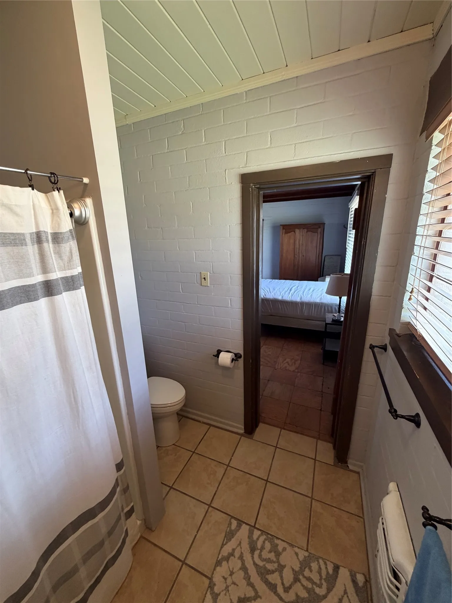 Bunkhouse Bath 1