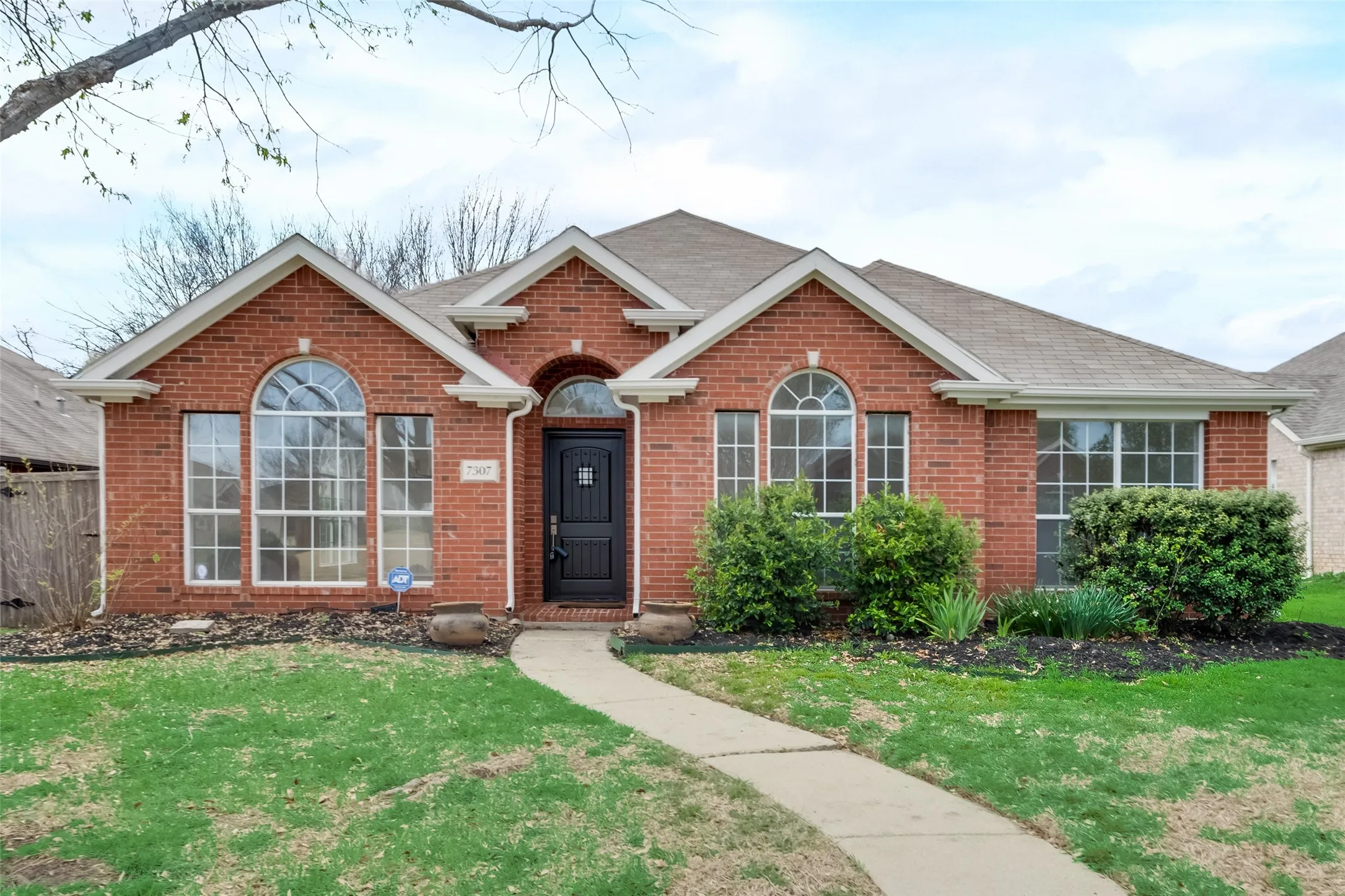 Single Family Residence For Rent in Collin County , 7307 Cresson Drive, Frisco, Texas 75035, 4 Bedroom, 2 Bathroom, 2 Garage spaces, 2,070 Sqft, built in 1998, mls#21324956, Real Estate Agent in Frisco, Homes For Rent in Collin county, Homes For Rent in Frisco, Realtor in Frisco Texas, Real Estate Brokerage Independent Realty Texas, Luminita Cordes Realtor