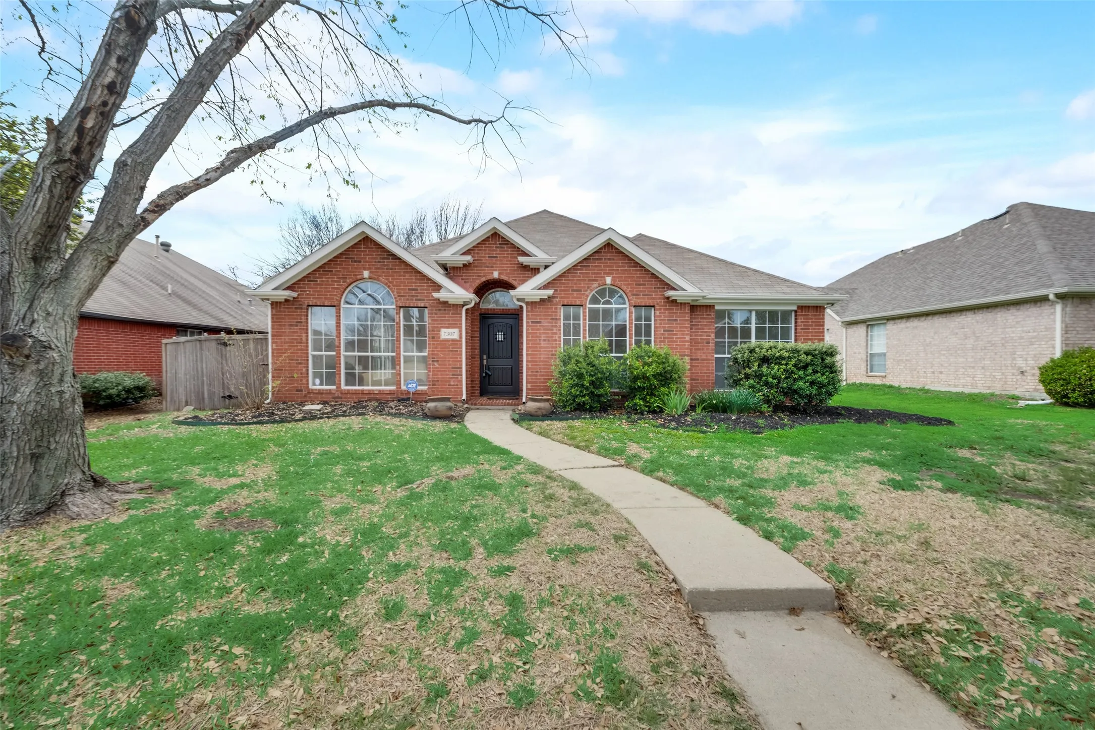 Single Family Residence For Rent in Collin County , 7307 Cresson Drive, Frisco, Texas 75035, 4 Bedroom, 2 Bathroom, 2 Garage spaces, 2,070 Sqft, built in 1998, mls#21324956, Real Estate Agent in Frisco, Homes For Rent in Collin county, Homes For Rent in Frisco, Realtor in Frisco Texas, Real Estate Brokerage Independent Realty Texas, Luminita Cordes Realtor