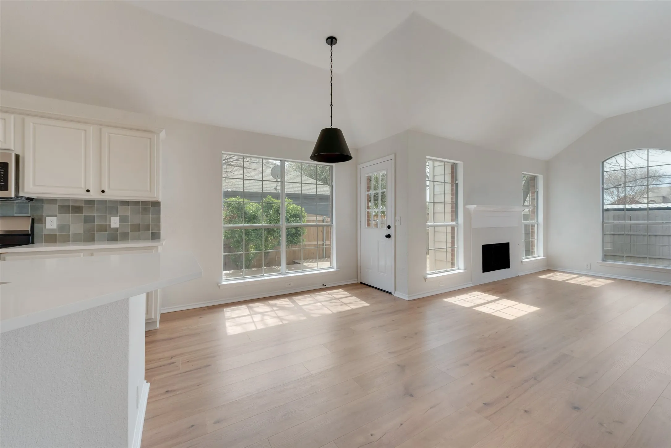 Single Family Residence For Rent in Collin County , 7307 Cresson Drive, Frisco, Texas 75035, 4 Bedroom, 2 Bathroom, 2 Garage spaces, 2,070 Sqft, built in 1998, mls#21324956, Real Estate Agent in Frisco, Homes For Rent in Collin county, Homes For Rent in Frisco, Realtor in Frisco Texas, Real Estate Brokerage Independent Realty Texas, Luminita Cordes Realtor