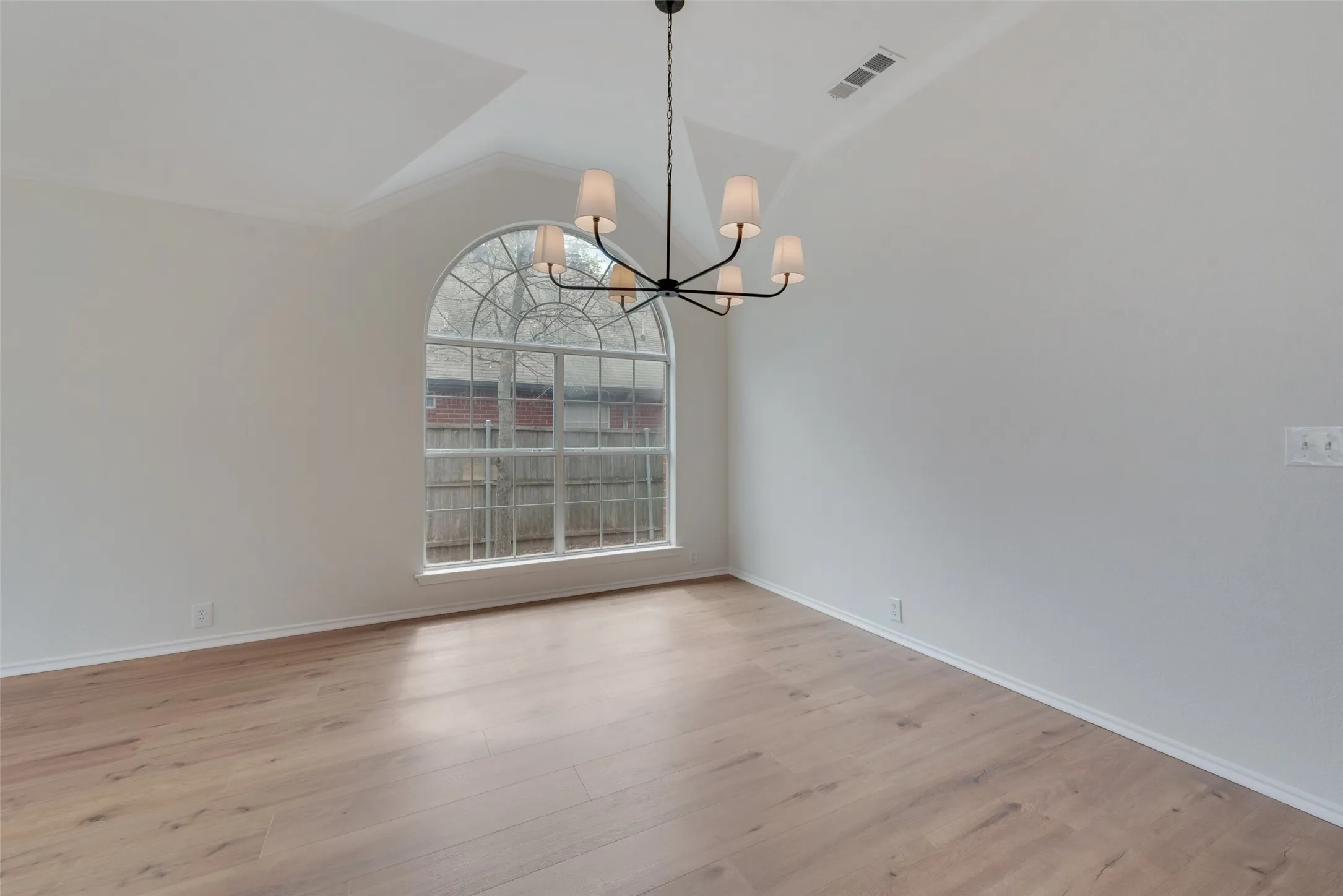 Single Family Residence For Rent in Collin County , 7307 Cresson Drive, Frisco, Texas 75035, 4 Bedroom, 2 Bathroom, 2 Garage spaces, 2,070 Sqft, built in 1998, mls#21324956, Real Estate Agent in Frisco, Homes For Rent in Collin county, Homes For Rent in Frisco, Realtor in Frisco Texas, Real Estate Brokerage Independent Realty Texas, Luminita Cordes Realtor