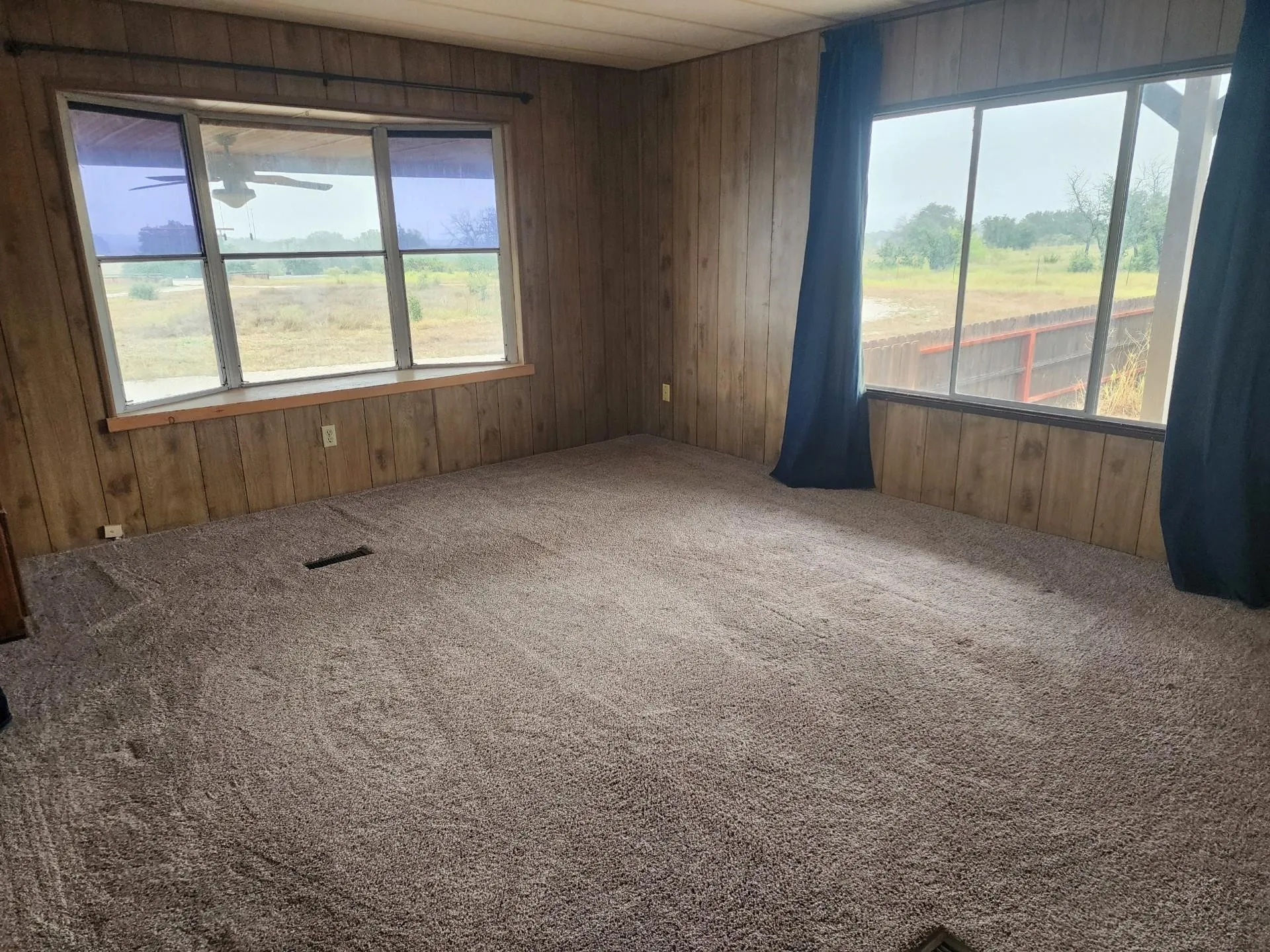 Mobile Home For Rent in Comanche County , 3310 FM 573, Comanche, Texas 76442, 2 Bedroom, 1 Bathroom, 2 Garage spaces, 952 Sqft, built in 1978, mls#21324971, Real Estate Agent in Comanche, Homes For Rent in Comanche county, Homes For Rent in Comanche, Realtor in Comanche Texas, Real Estate Brokerage Independent Realty Texas, Luminita Cordes Realtor